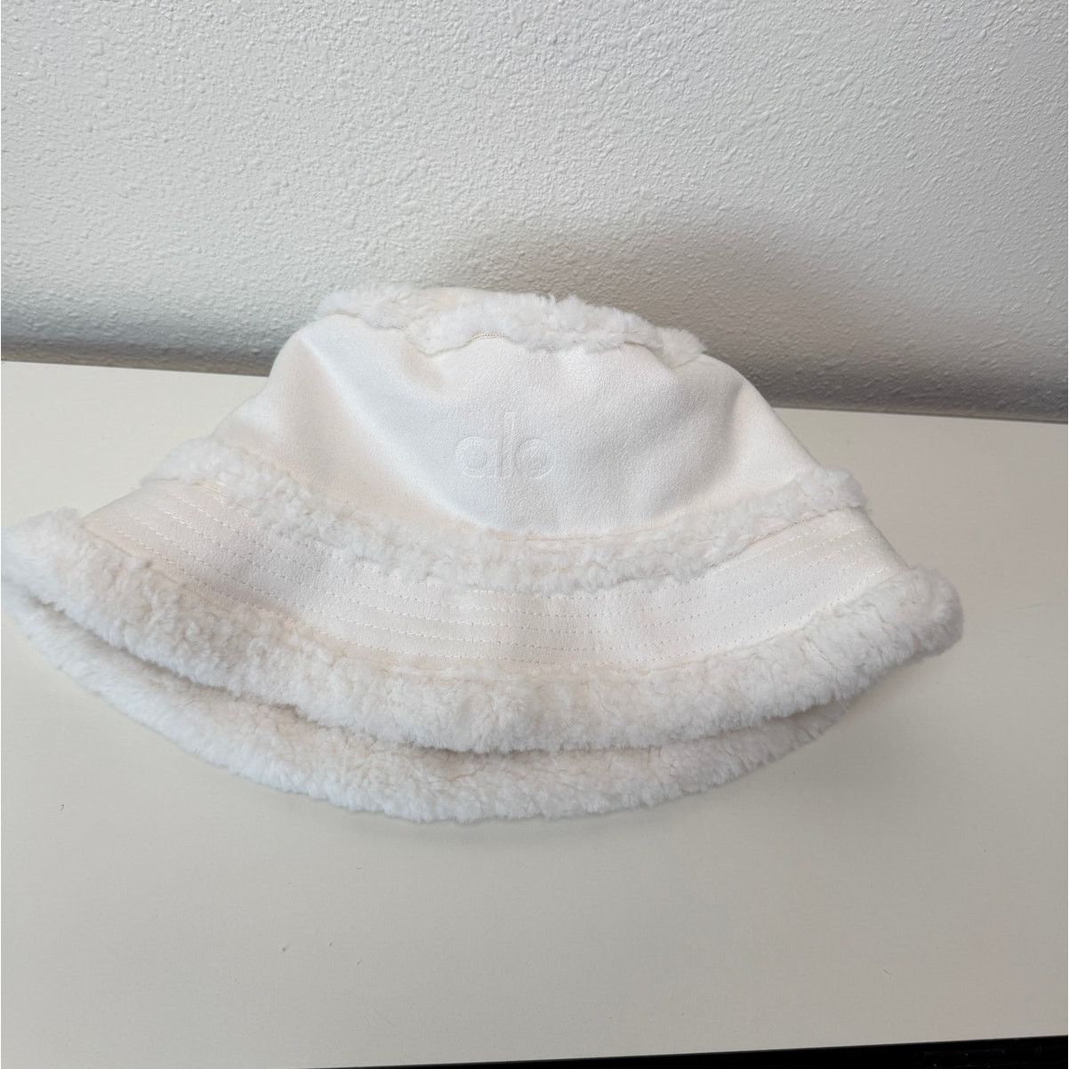 Alo Alo Yoga Ivory Winterfun Bucket Hat Women M/L Size ONE SIZE - 5 Thumbnail