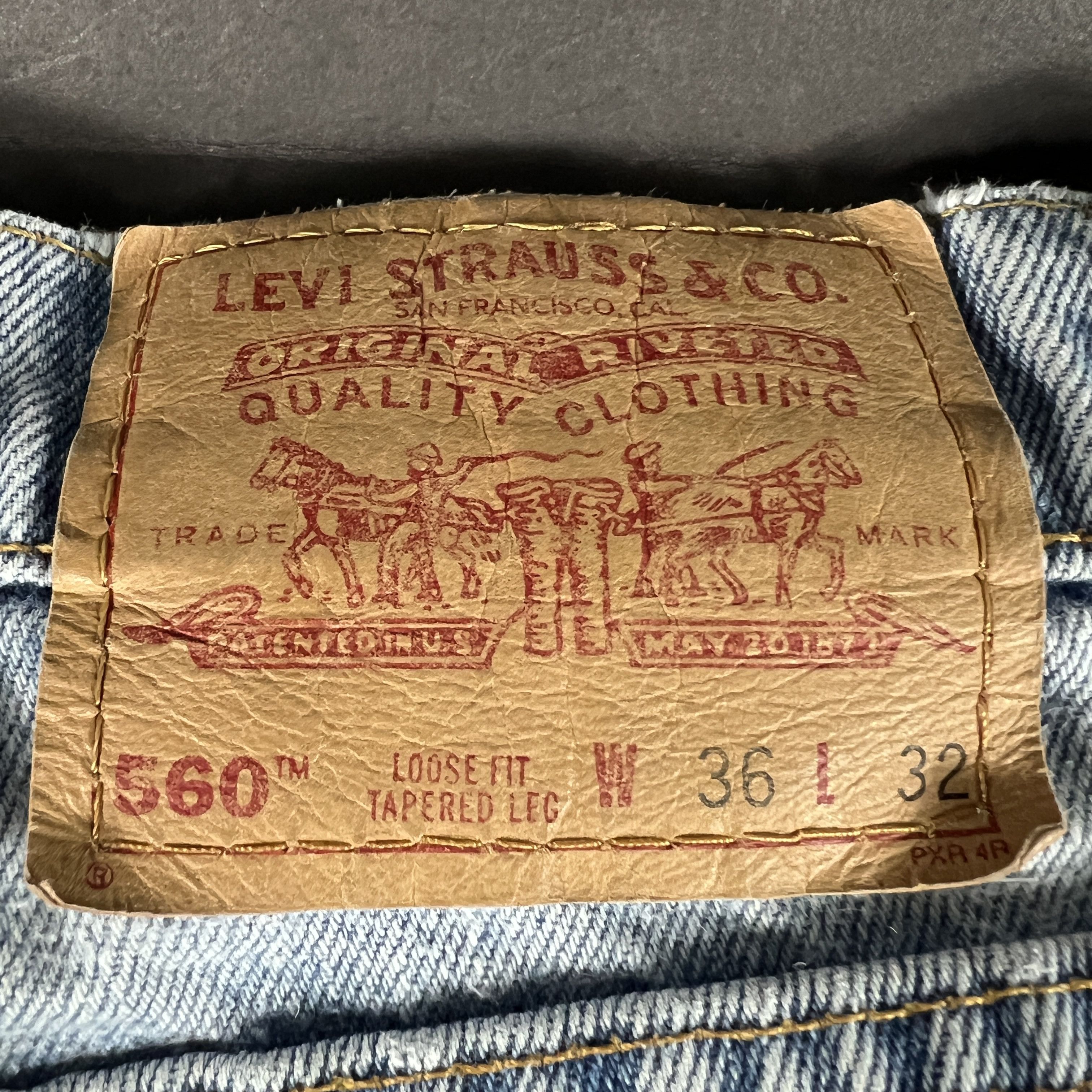 Levi's × Vintage VTG 90s Levi's Jeans 560 Loose Tapered Blue Denim Size US 35 - 16 Thumbnail