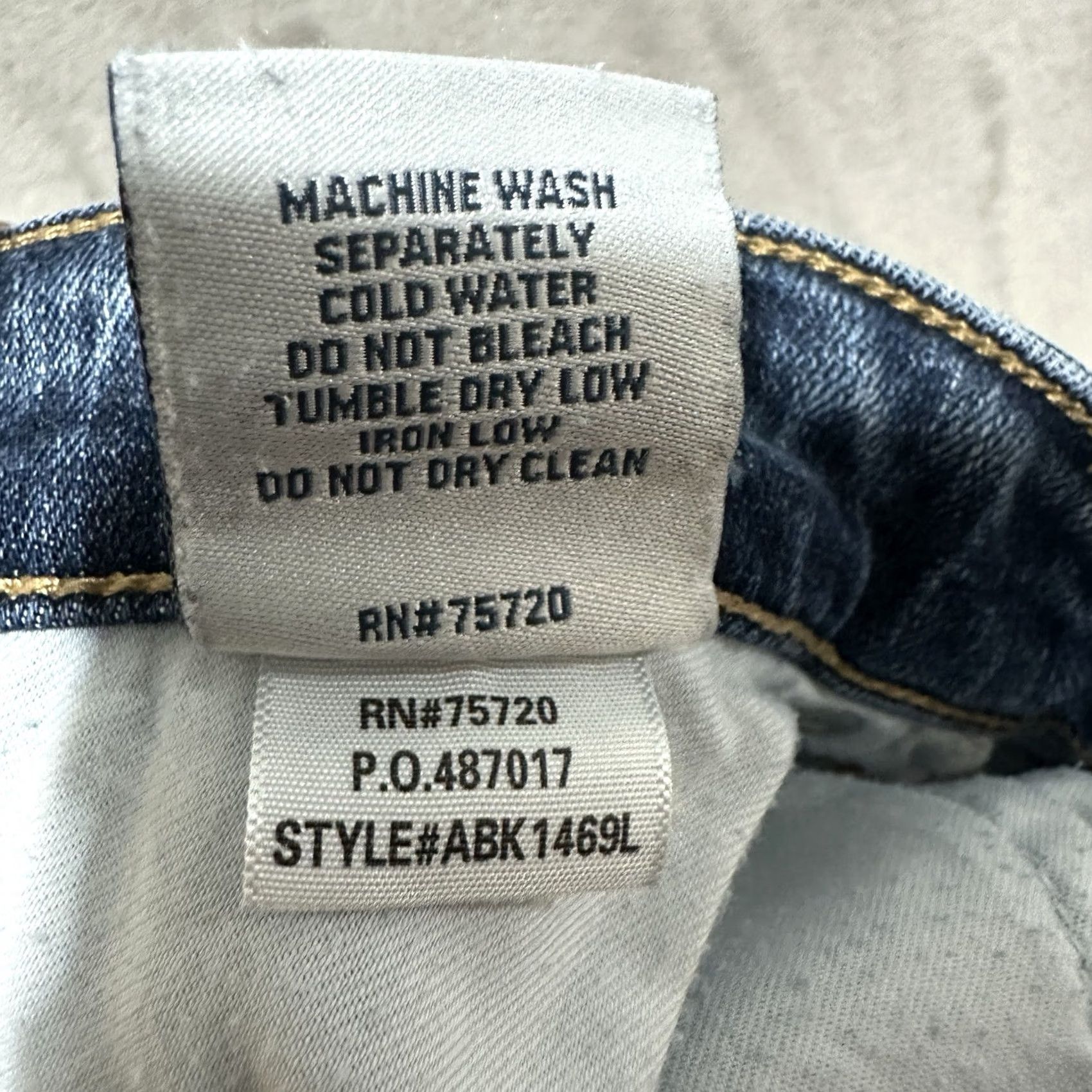 BKE BKE Payton Universal Fit Mid Rise Tailor Bootcut Jeans Men 27 Blue Regular Cotton Denim 5-Pocket Machine Washable Vintage: No Size US 27 - 5 Thumbnail