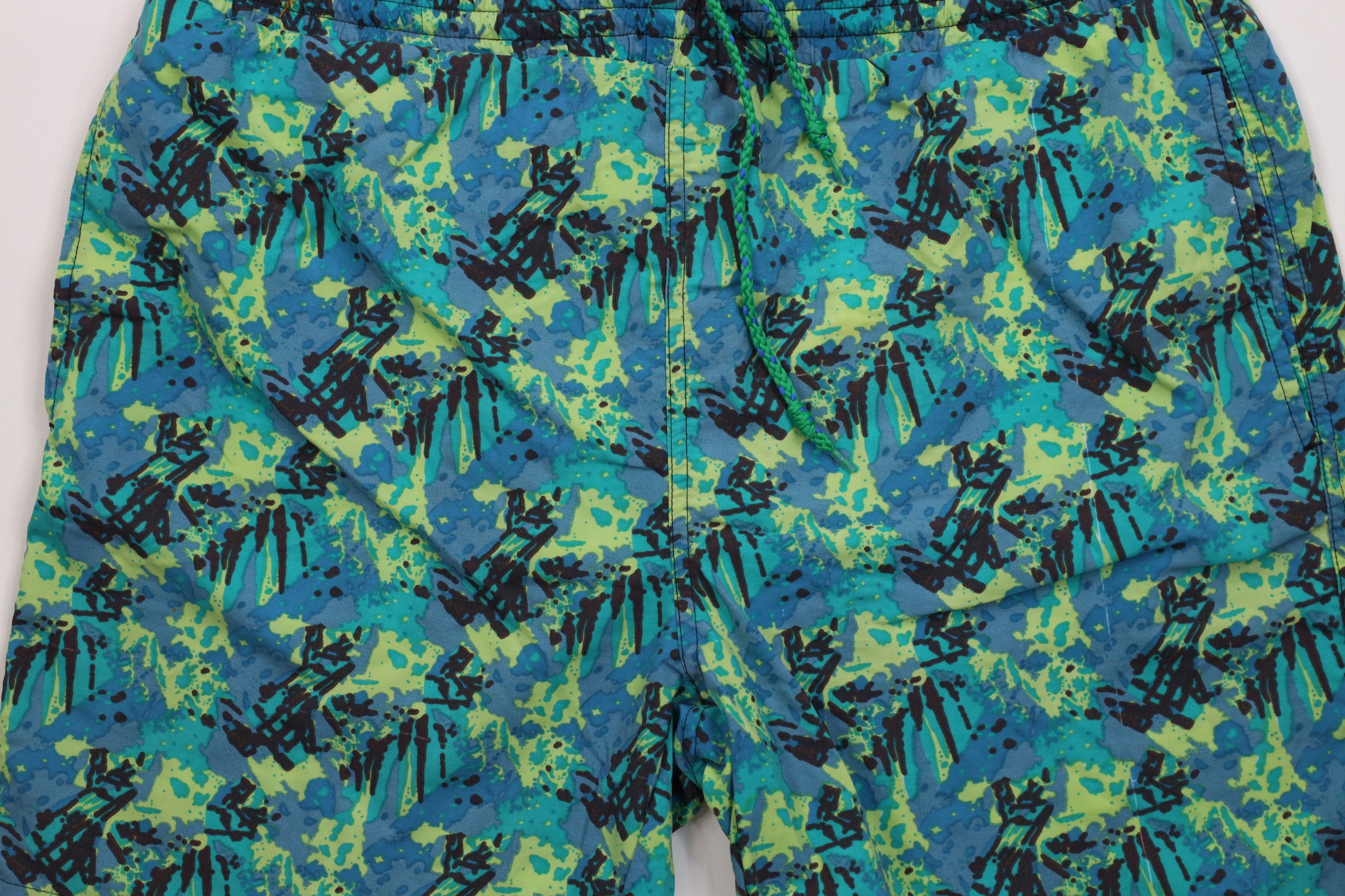 Vintage Vintage 90s Streetwear Paint Splatter Lined Shorts Trunks Size US 34 / EU 50 - 3 Thumbnail