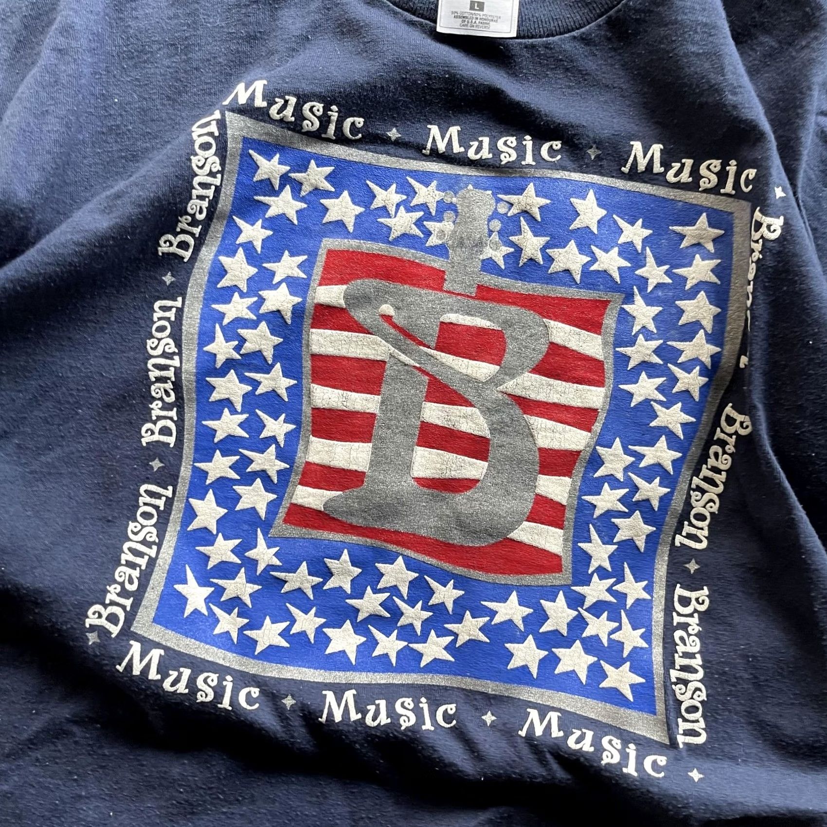 Fruit Of The Loom VINTAGE Branson Music Shirt Mens Large Navy Flag Guitar Graphic Patriotic 90s Size US L / EU 52-54 / 3 - 2 Thumbnail