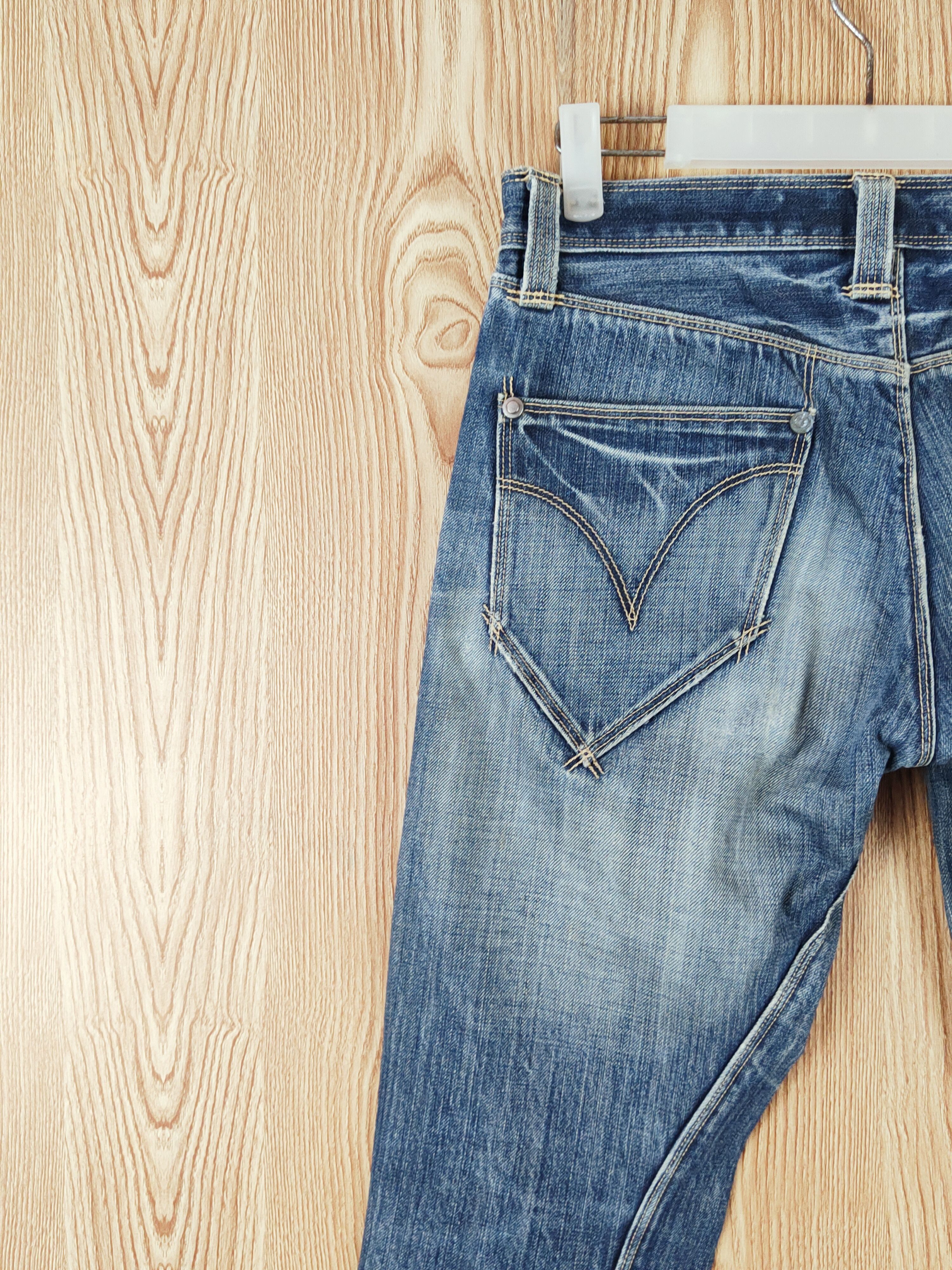 Levi's Levi's Dark Blue Distressed Ripped Jeans #W654 Size US 29 - 8 Thumbnail