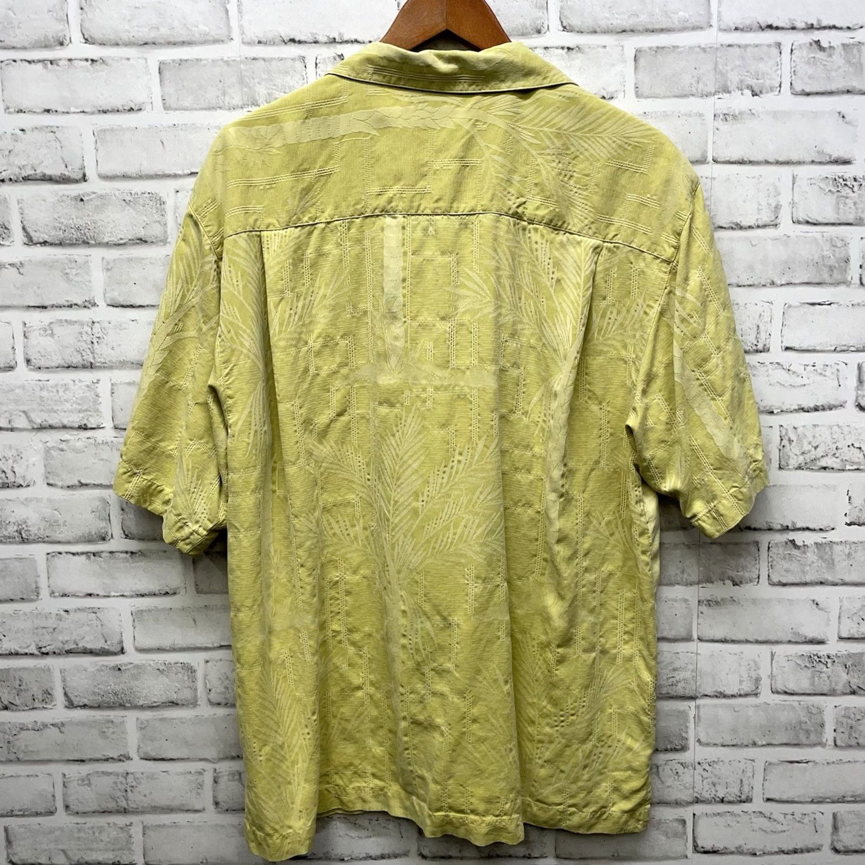 Tommy Bahama Tommy Bahama Silk Hawaiian Shirt Mens M Yellow Button-Up Short Sleeve 100% Silk Hawaii Size US M / EU 48-50 / 2 - 5 Thumbnail