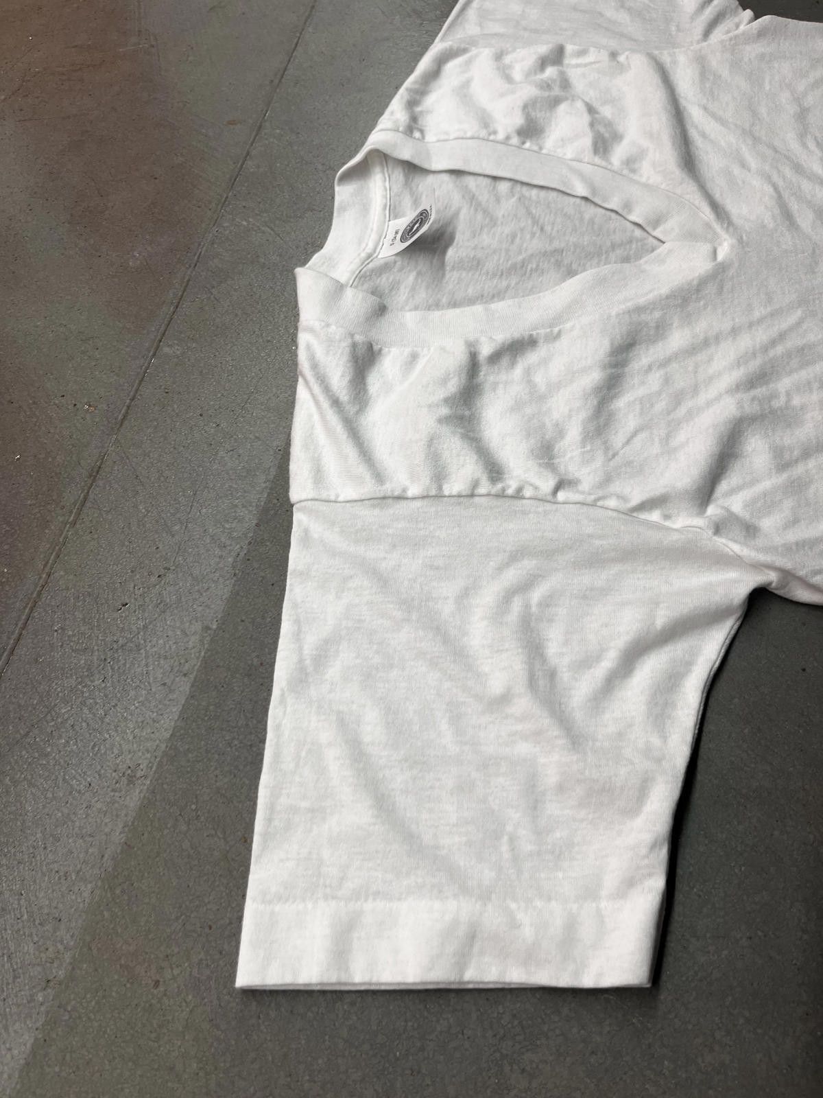 Designer Vintage 90s Made in USA Munsingwear V-Neck Blank White Tee Size US S / EU 44-46 / 1 - 4 Thumbnail