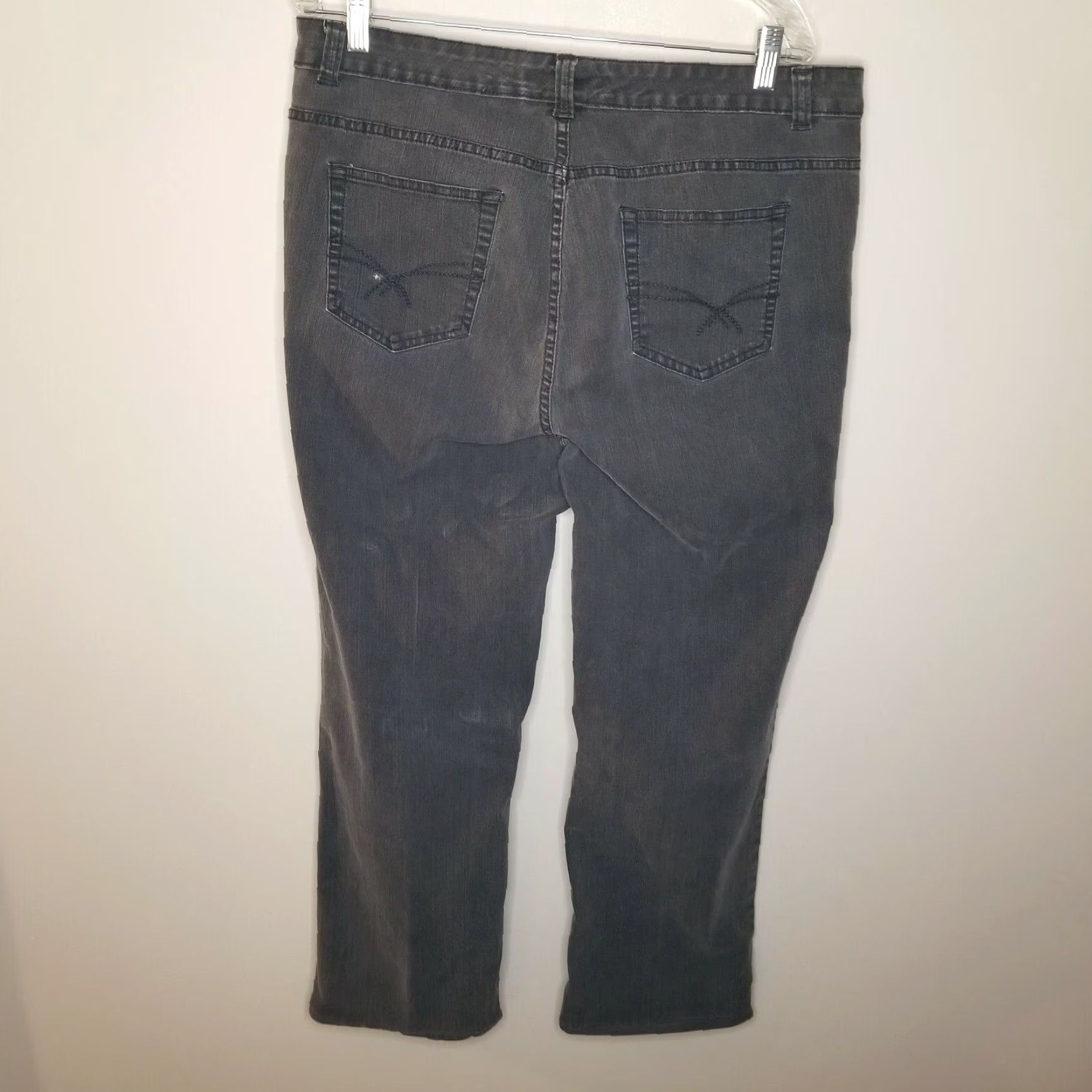 Croft & Barrow VINTAGE? Wait—no. Use actual product: Croft & Barrow Jeans Gray Chino Stretch Jeans 16 Regular Women Straight Stretch Gray 16 Womens with stain note. Size 38" / US 16 / IT 52 - 4 Thumbnail