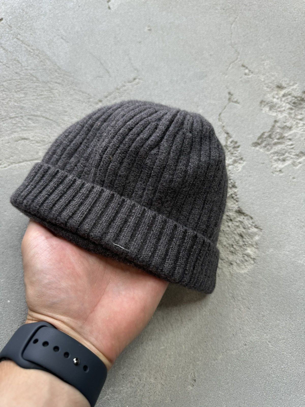 Prada Prada Beanie Hat Red Tab Size ONE SIZE - 3 Thumbnail