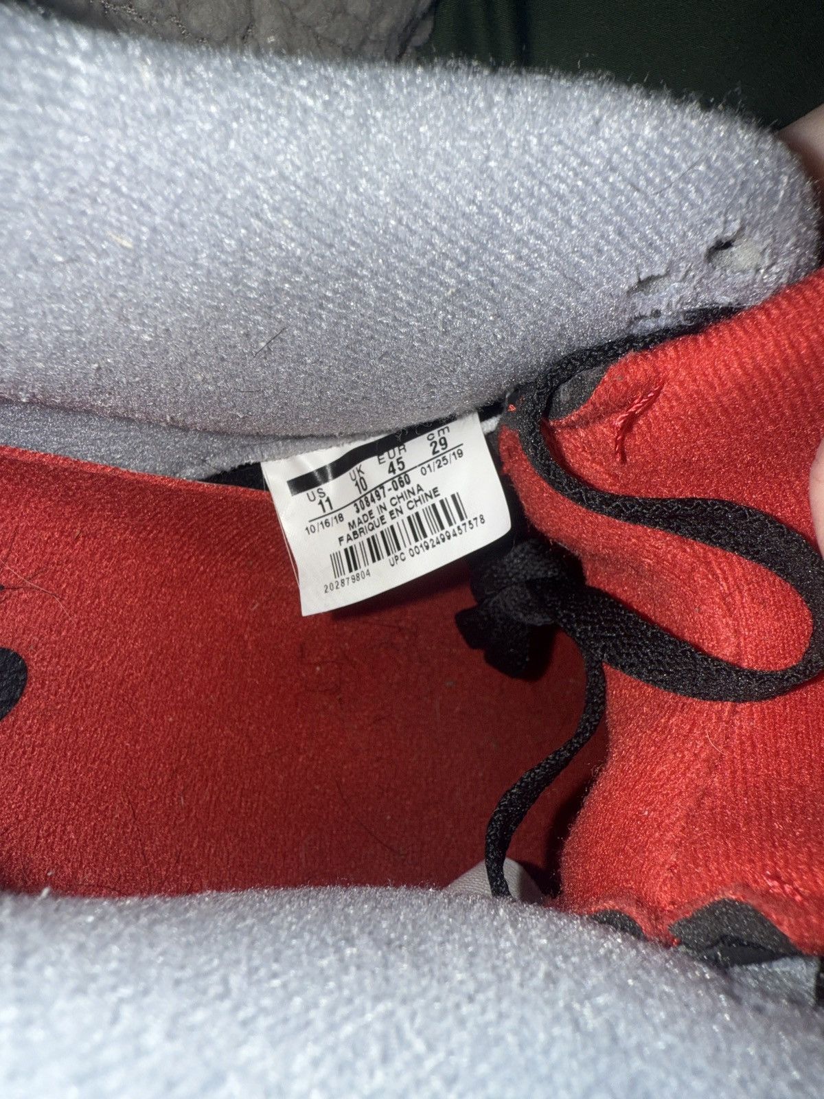 Nike 2019 Bred Jordan 4’s Barely worn Size US 11 / EU 44 - 7 Thumbnail