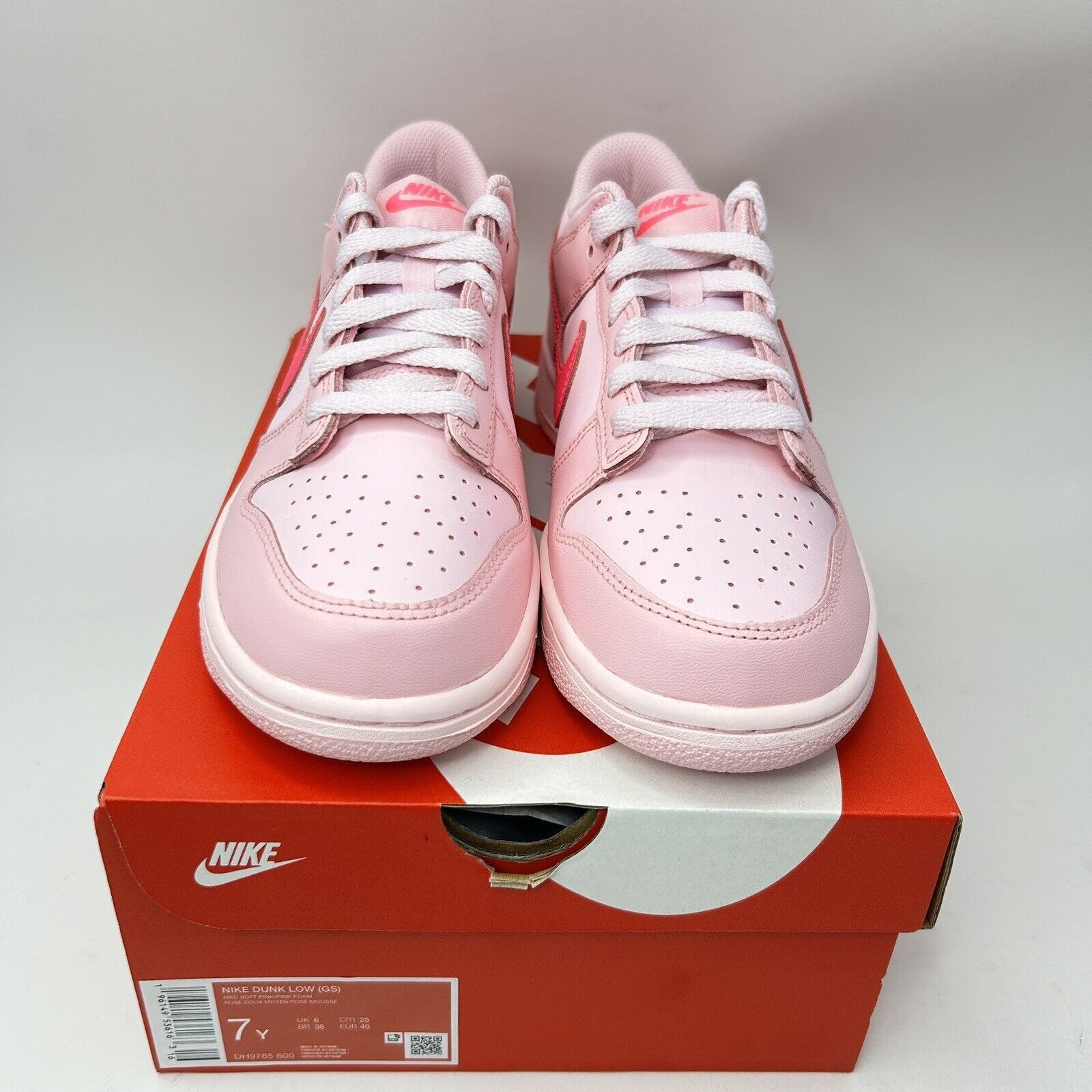 Nike Nike Dunk Low GS “Triple Pink/Pink Panther” 2023 Size US 8.5 / IT 38.5 - 2 Thumbnail
