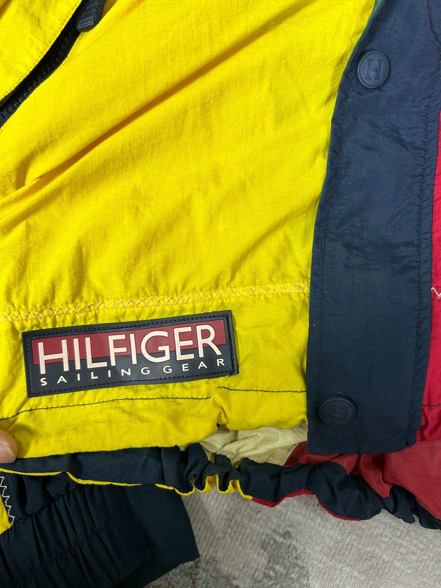 Tommy Hilfiger Vintage 90s Tommy Hilfiger Authentic Jacket / Windbreaker Size US L / EU 52-54 / 3 - 3 Thumbnail