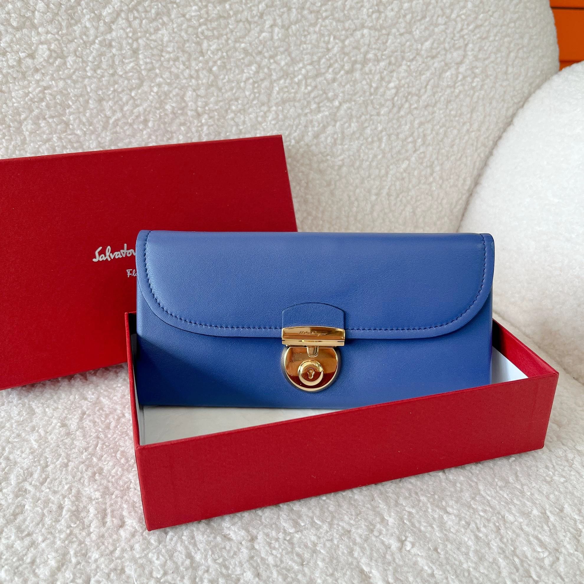 Salvatore Ferragamo FERRAGAMO blue pre-owned wallet 8144 Size ONE SIZE - 1 Thumbnail