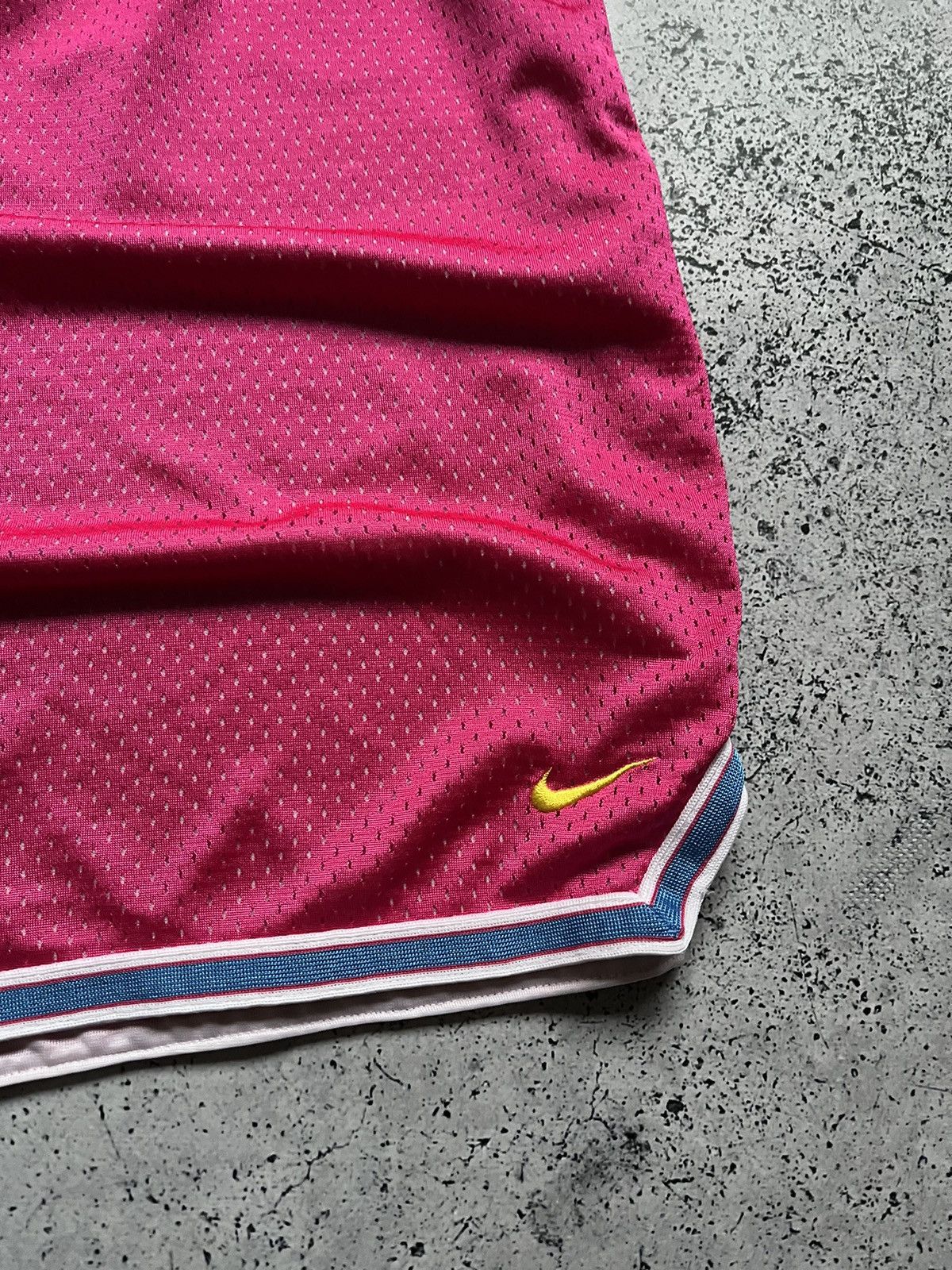 Nike × Vintage Vintage Nike Baggy Shorts Mini Swoosh Y2K USA Size US 32 / EU 48 - 2 Thumbnail
