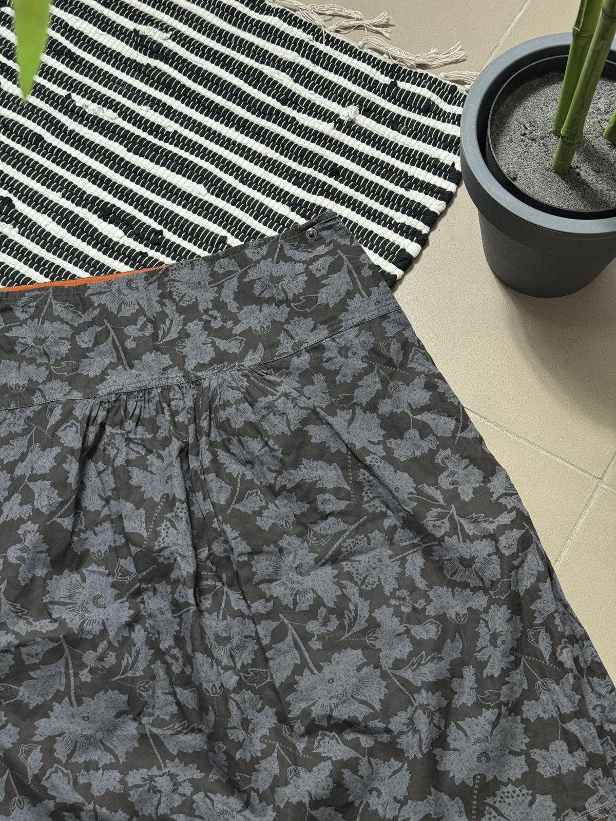 Cop Copine VINTAGE COP COPINE FLOWERS MIDI SKIRT Size 32" / US 10 / IT 46 - 4 Thumbnail