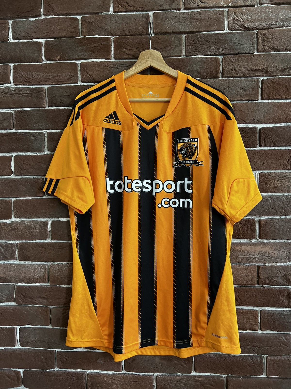 Vintage Rare Hull City AFC Home Shirt 2010 Soccer Football Jersey Size US L / EU 52-54 / 3 - 1 Thumbnail