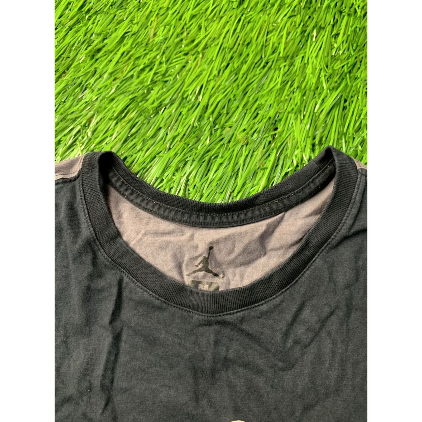 Nike NIKE AIR JORDAN JUMPMAN 2017 ORIGINAL MEN T-SHIRT SHIRT JERSEY CREW NECK SIZE M BLACK AND GRAY Printed Logo Basketball Mens Size US M / EU 48-50 / 2 - 6 Thumbnail