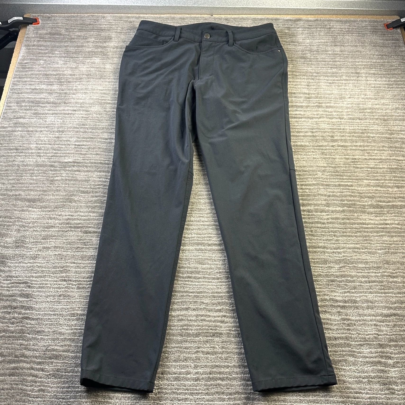 Lululemon Lululemon Pants Mens 32 Black ABC Classic Fit Warpstreme Chino Slacks Trousers Shirt? Size US 32 / EU 48 - 2 Thumbnail