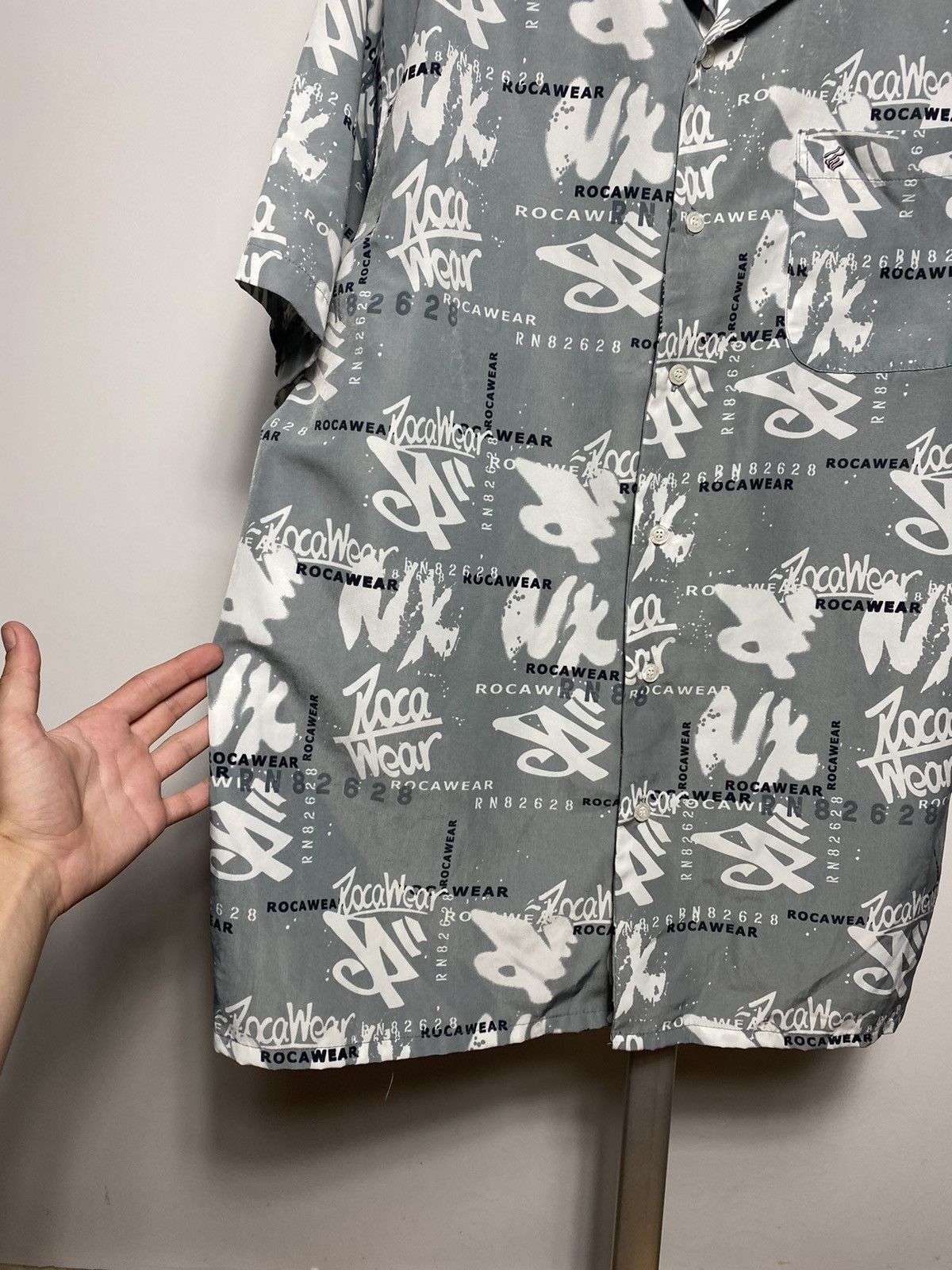 Rocawear Vintage Rocawear Jnco Style Monogram Hawaii Shirt Button Up Size US L / EU 52-54 / 3 - 5 Thumbnail