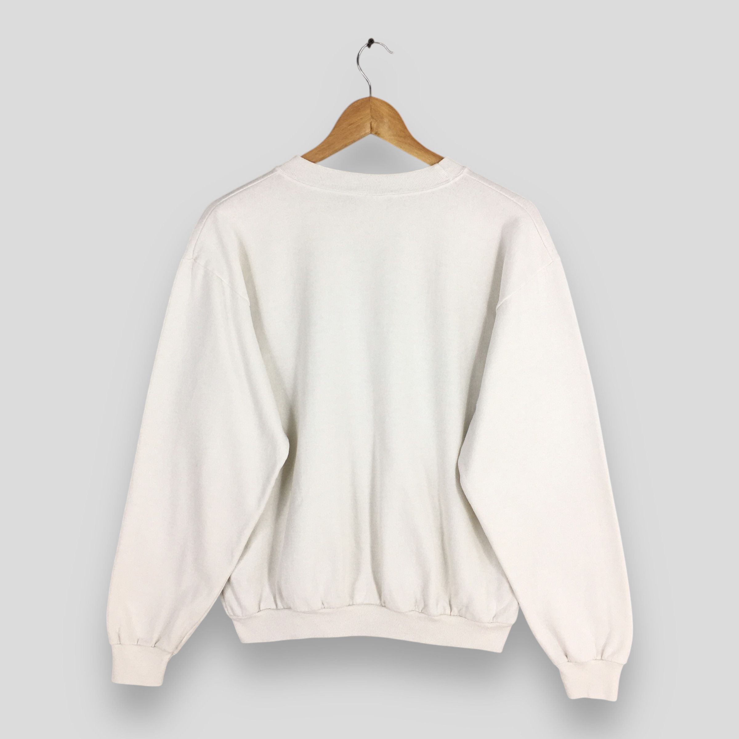 Habitat × Vintage Vintage 90s The Wolf Hunter White Sweatshirt Medium Size US M / EU 48-50 / 2 - 7 Thumbnail