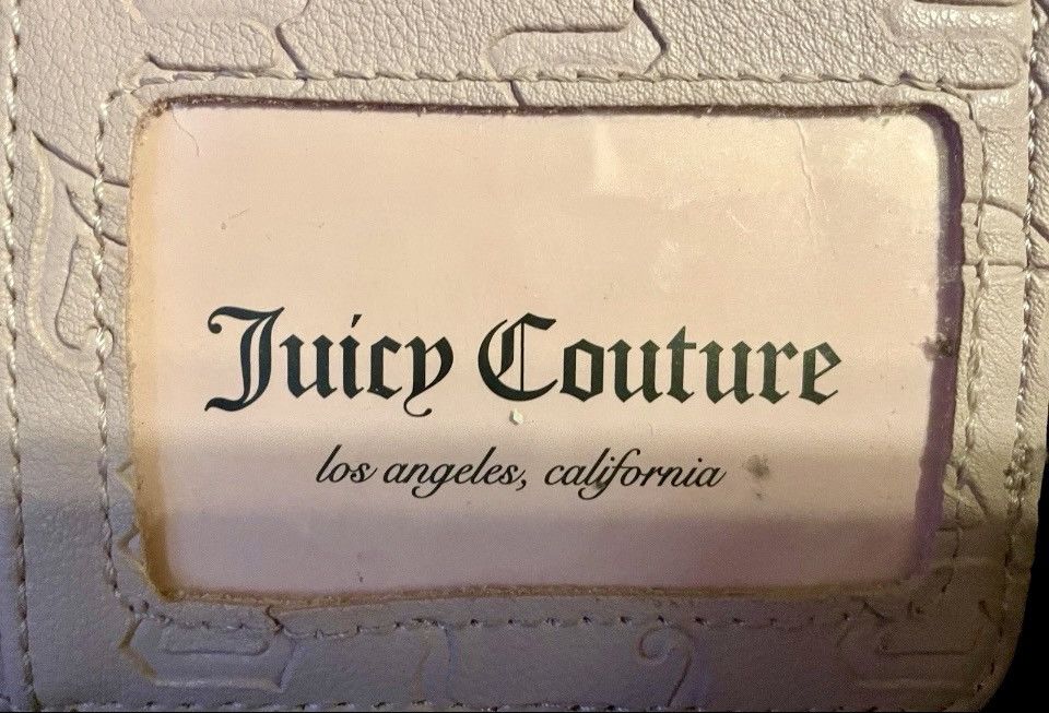 Juicy Couture Juicy Couture Pink Leather Wristlet Deboss Dusty Blush Size ONE SIZE - 5 Thumbnail