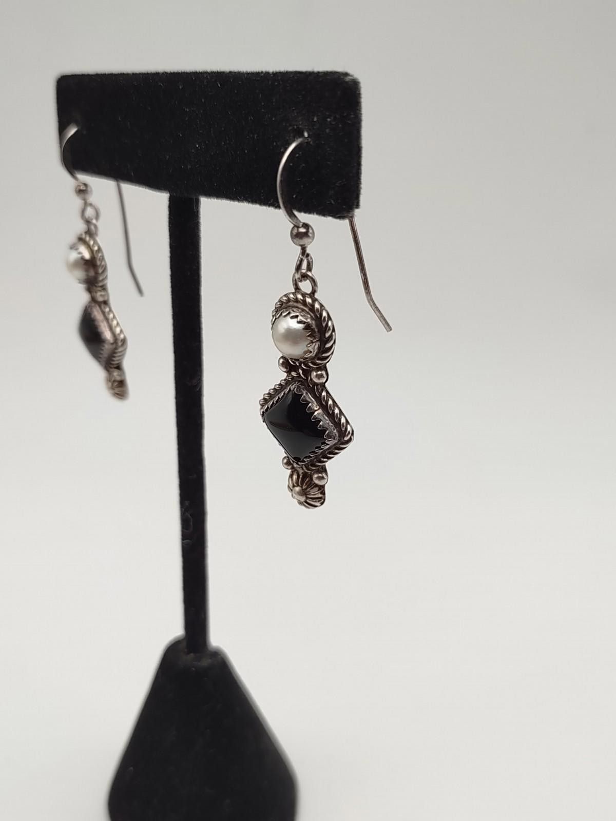 The Unbranded Brand Sterling Pearl Onyx Dangle Earrings Vintage Southwest Size ONE SIZE - 2 Thumbnail
