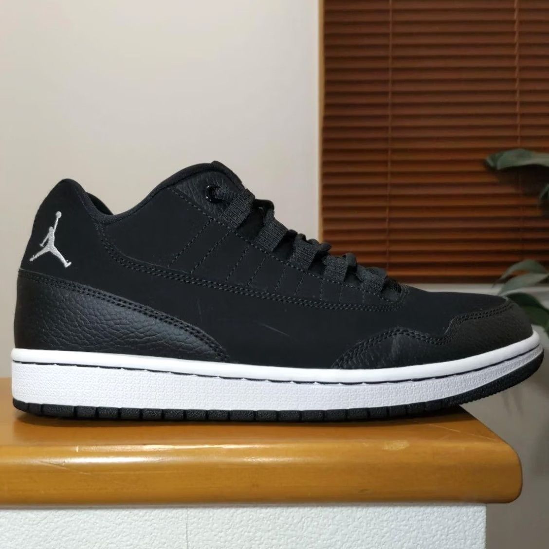 Nike Nike Air Jordan Executive Low LTD Sneaker 8.0US Spo Size US 8 / EU 41 - 6 Thumbnail
