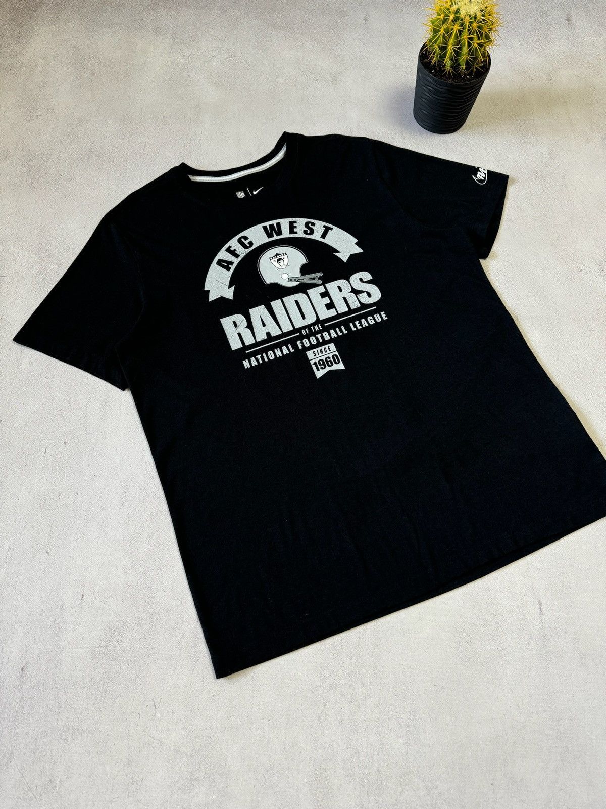 NFL × Nike × Vintage Vintage Nike Raiders T Shirt Tee Big Logo Baggy Black Y2K Size US L / EU 52-54 / 3 - 7 Thumbnail