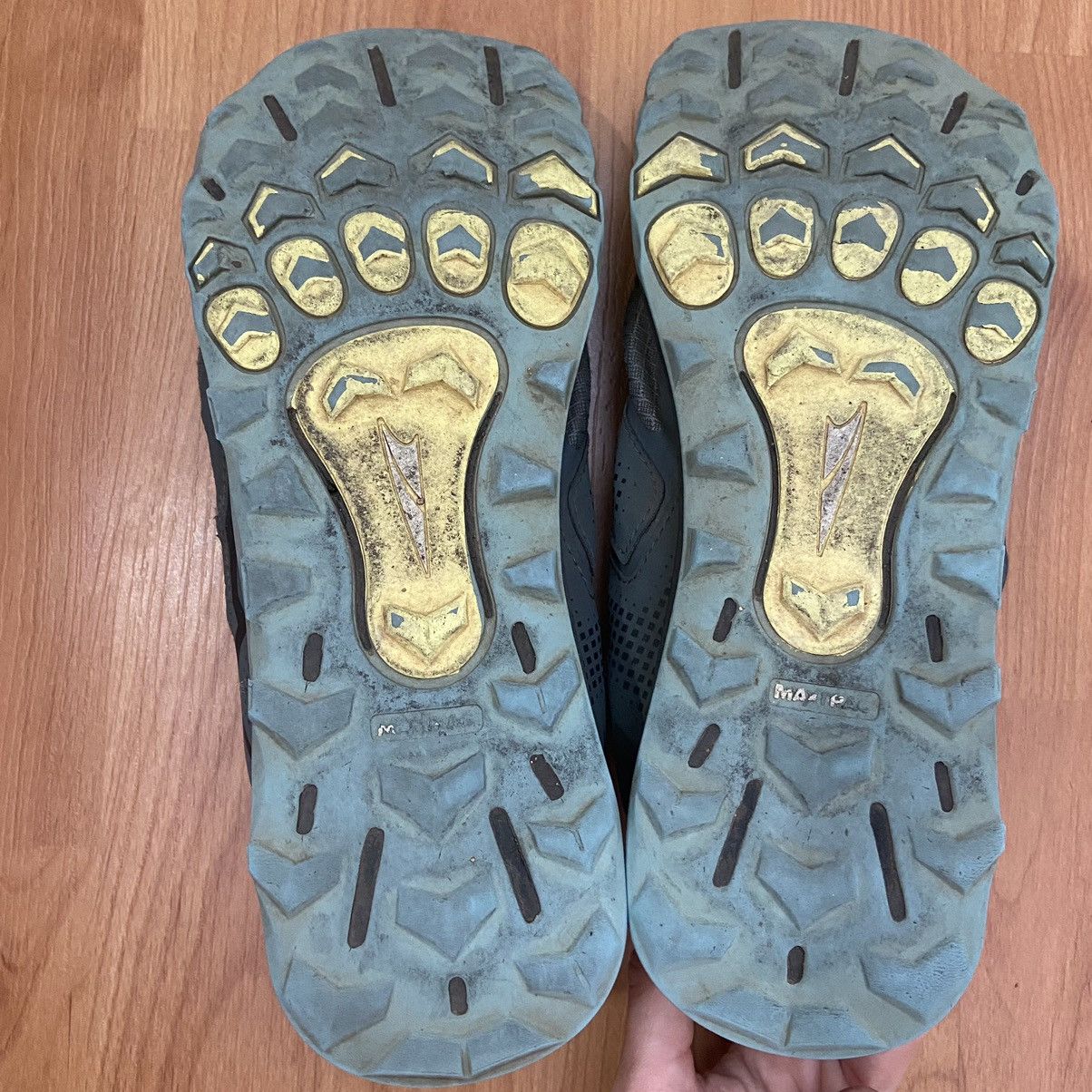 Altra Altra Women’s Logo Distressed Outdoor Running Shoes Size 9.5 Size US 9.5 / IT 39.5 - 6 Thumbnail