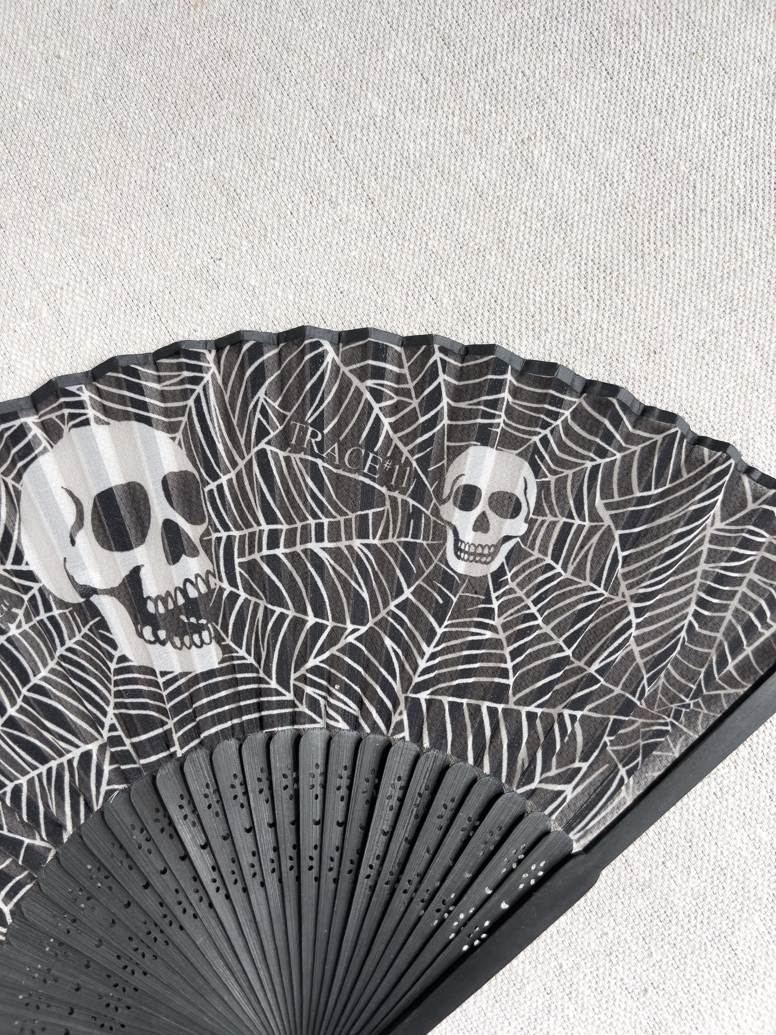 Limi Feu Skull Hand Fan Size ONE SIZE - 3 Thumbnail