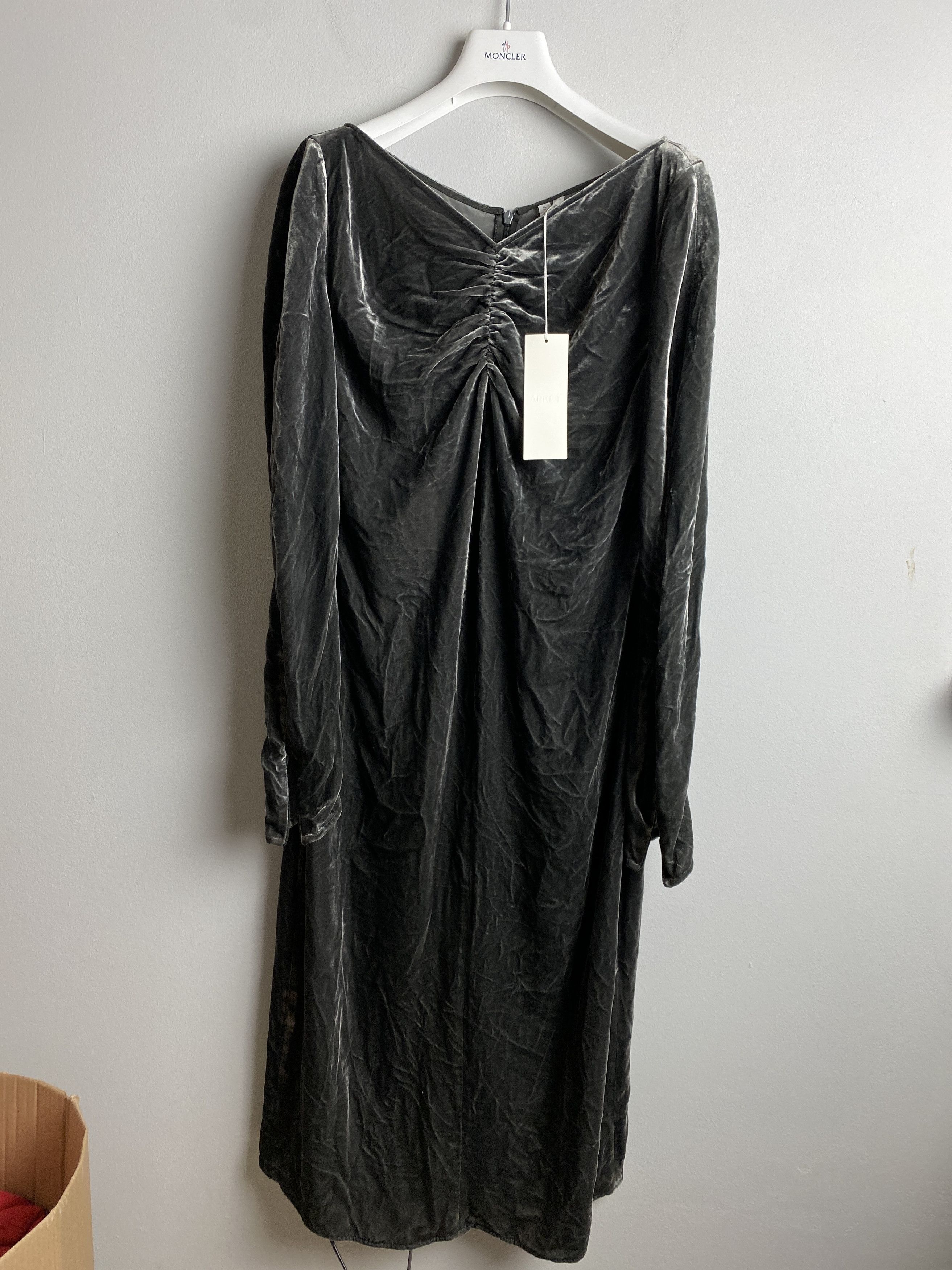 Arket Arket Ruched Velvet Dress midi casual formal velour Size S / US 4 / IT 40 - 1 Thumbnail