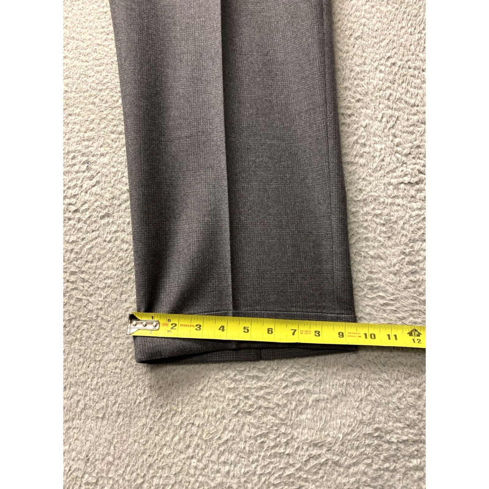 Jos. A. Bank Jos. A. Bank Dress Pants Men 32x30 Gray Glenn Plaid Wool /0847 Pants Regular 40 in Waist Gray Dress Pants Men Slim Flat Front Slash Pockets Pocket Size US 42 / EU 58 - 6 Thumbnail