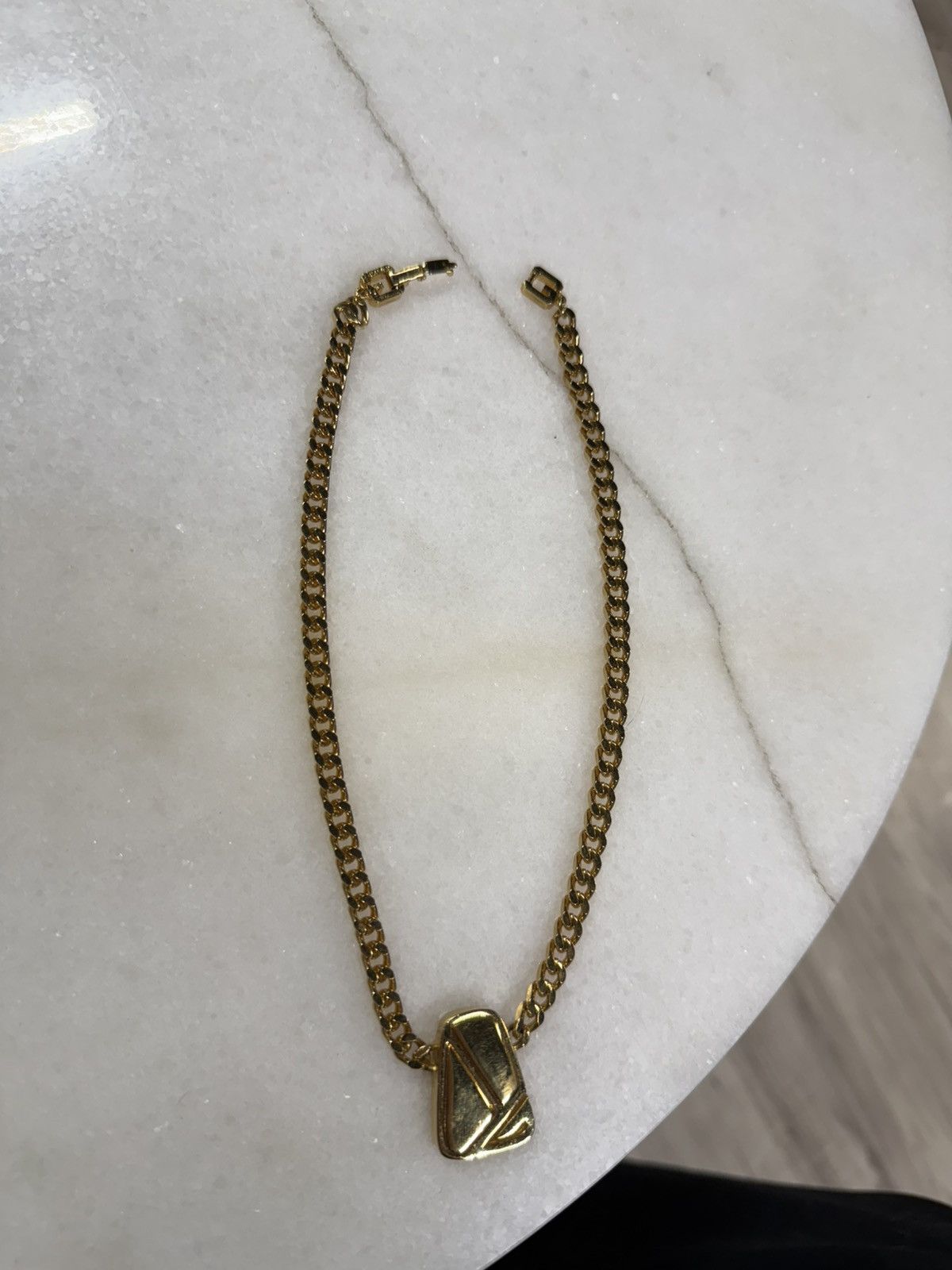 Givenchy Givenchy Gold Cuban Necklace Women’s Chain Preowned Size ONE SIZE - 1 Thumbnail