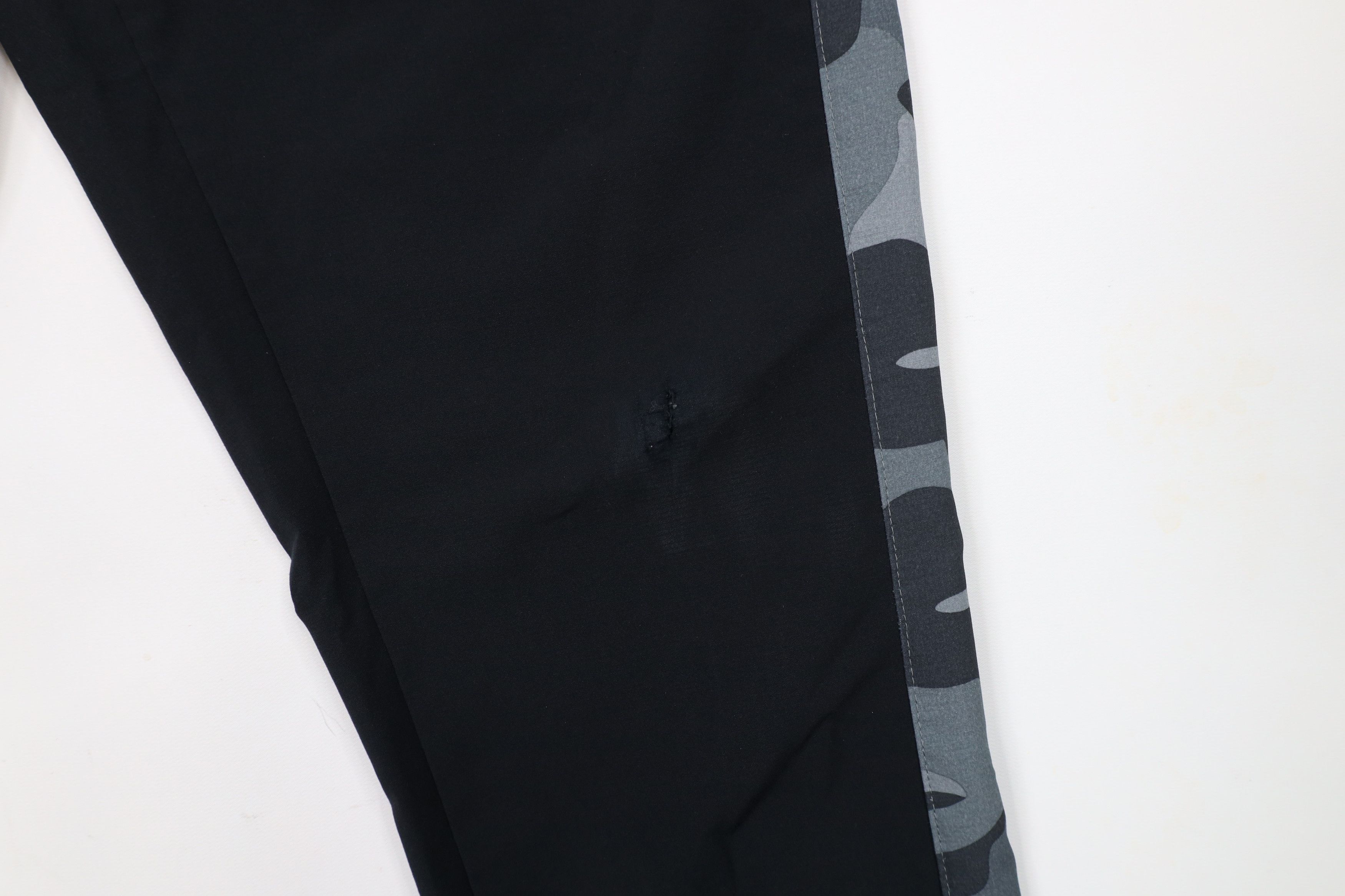 New Balance × Vintage Vintage New Balance Reflective Logo Camouflage Pants Black Size US 36 / EU 52 - 5 Thumbnail