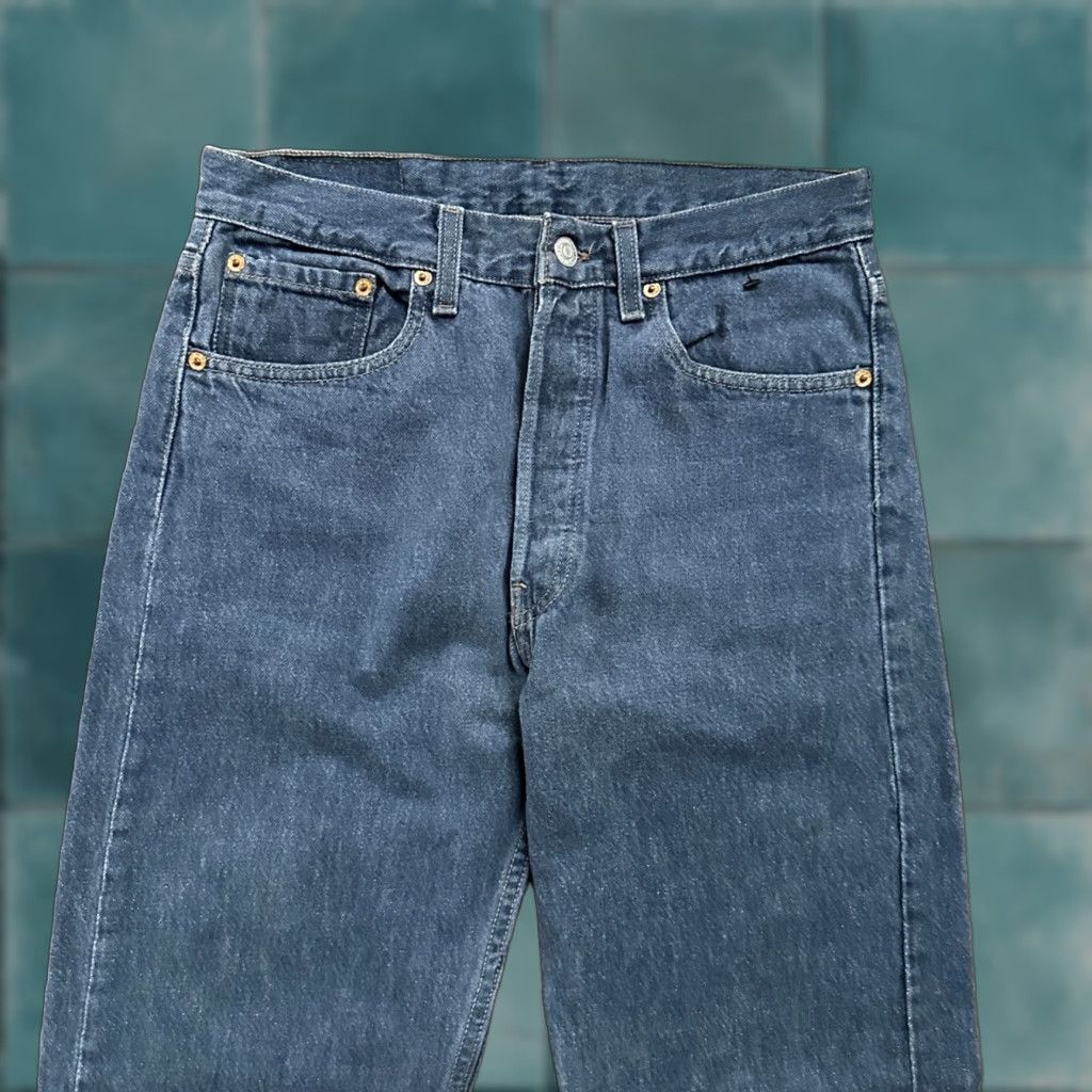 VINTAGE Levi's Jeans 501 90s Button Fly Straight Wash Blue 31x32 Mens Clothing 501 Series