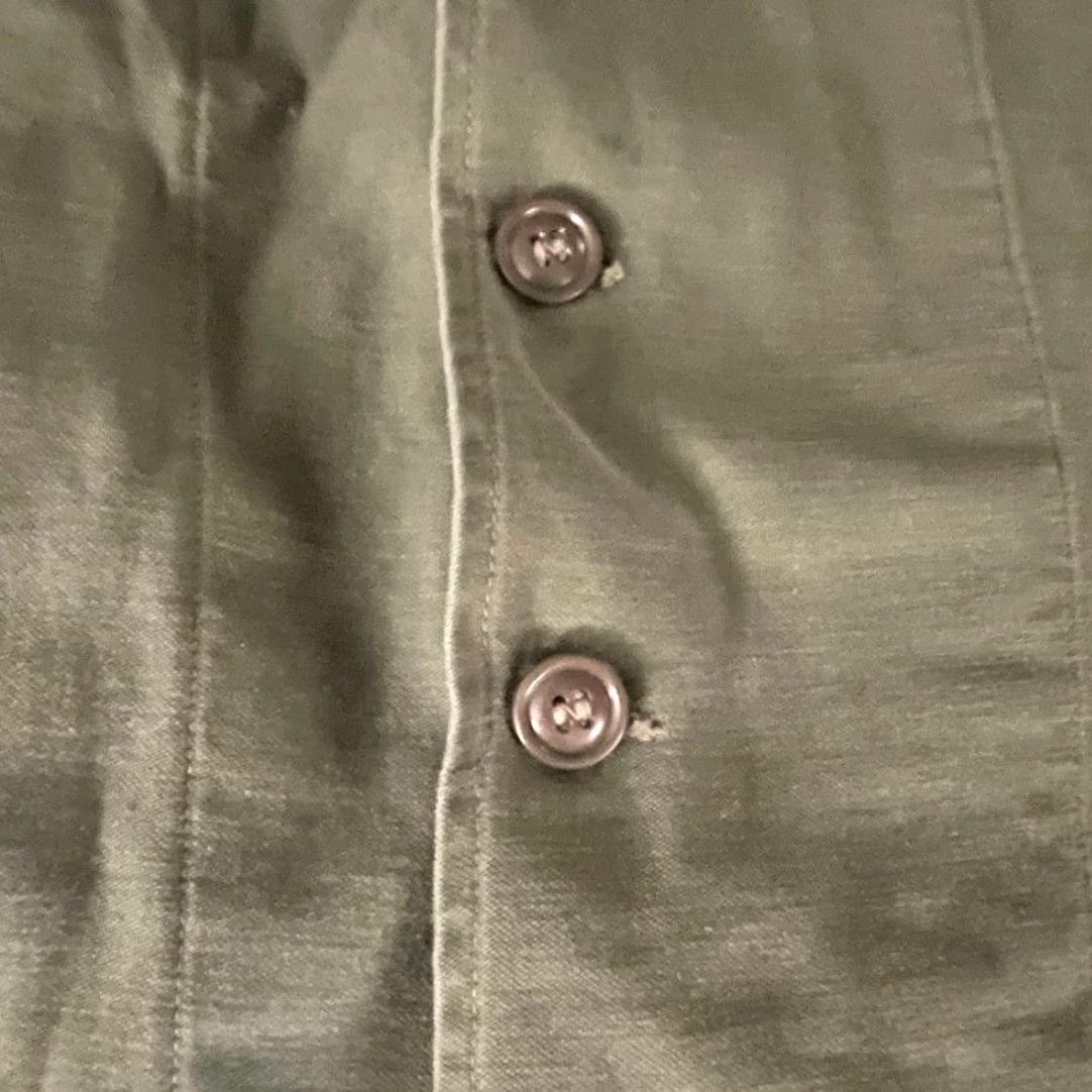 Vintage VINTAGE U.S. Army Vietnam Era Sateen Cotton Shirt M Green Shirt Mens/Adults 1960s 1960s Vintage Military Shirt Size US M / EU 48-50 / 2 - 6 Thumbnail