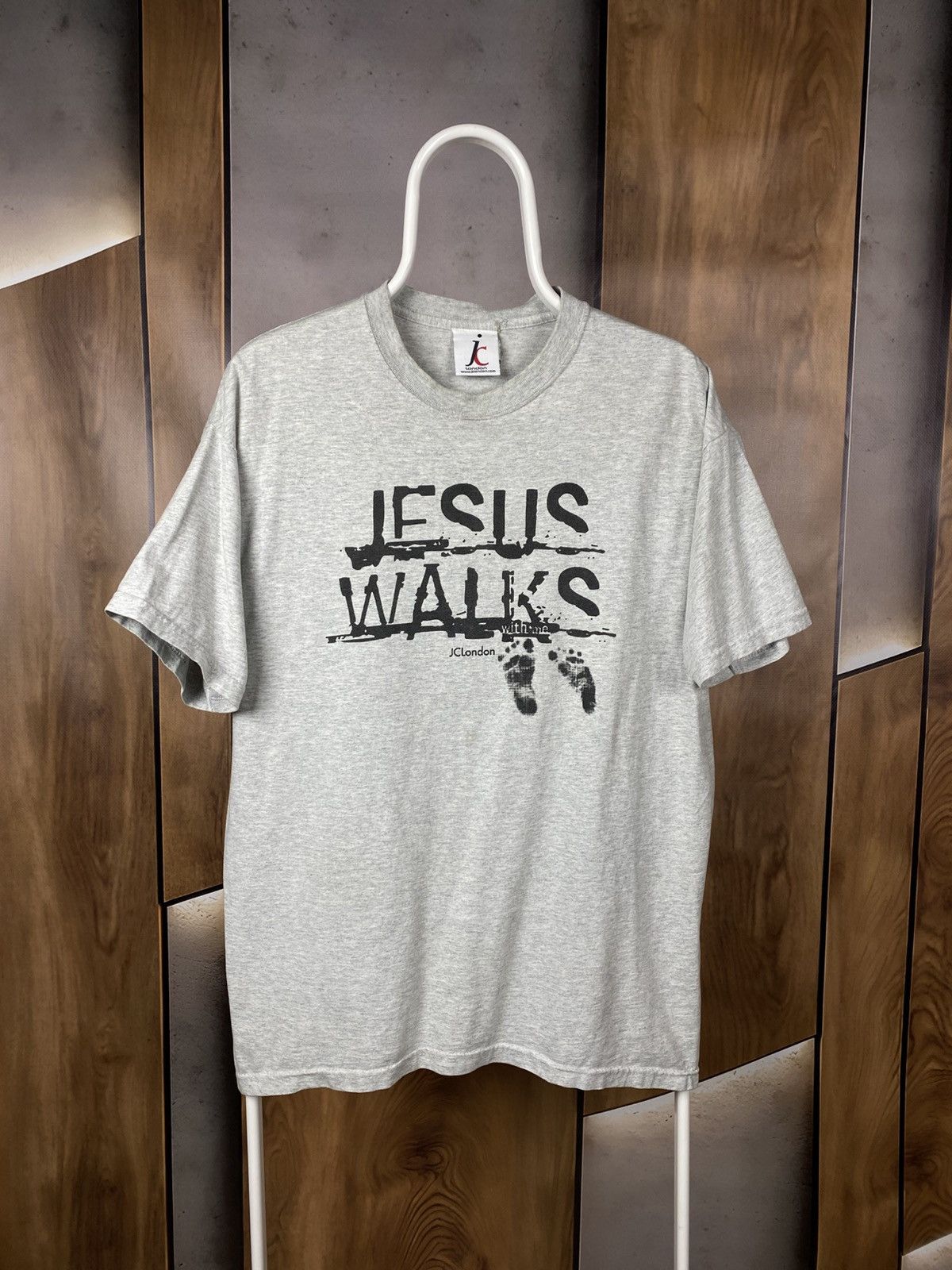 Vintage ⛪️Vintage 90s T-Shirt Jesus Walks With Me JC London VTG Tee⛪️ Size US L / EU 52-54 / 3 - 1 Thumbnail