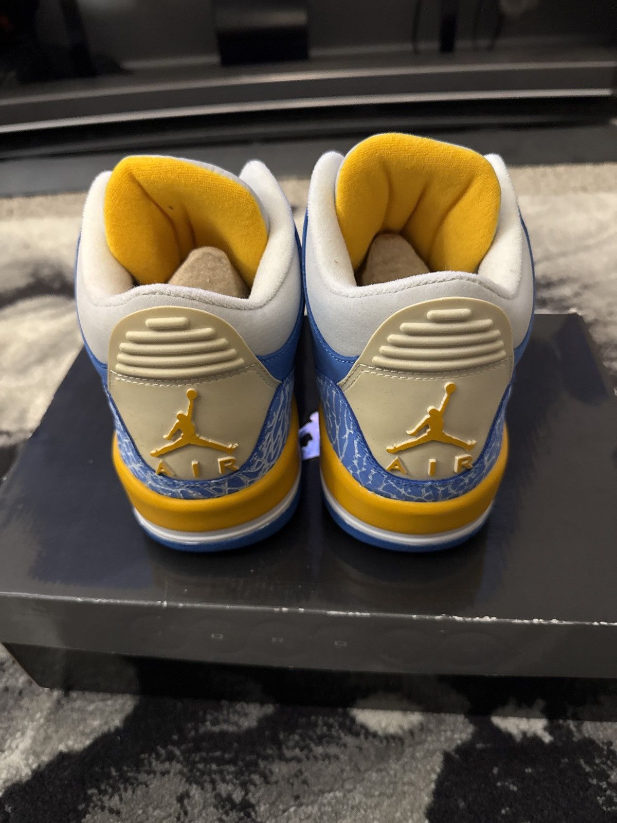 Jordan Brand Air Jordan 3 DTRT Size US 10 / EU 43 - 4 Thumbnail