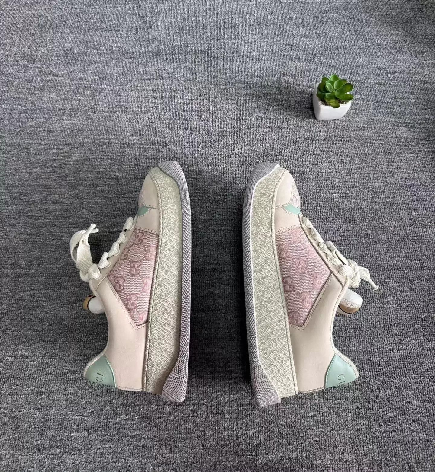 Gucci Gucci shoe 40.5 like new original box no side tag full tread Size US 7.5 / EU 40-41 - 3 Thumbnail