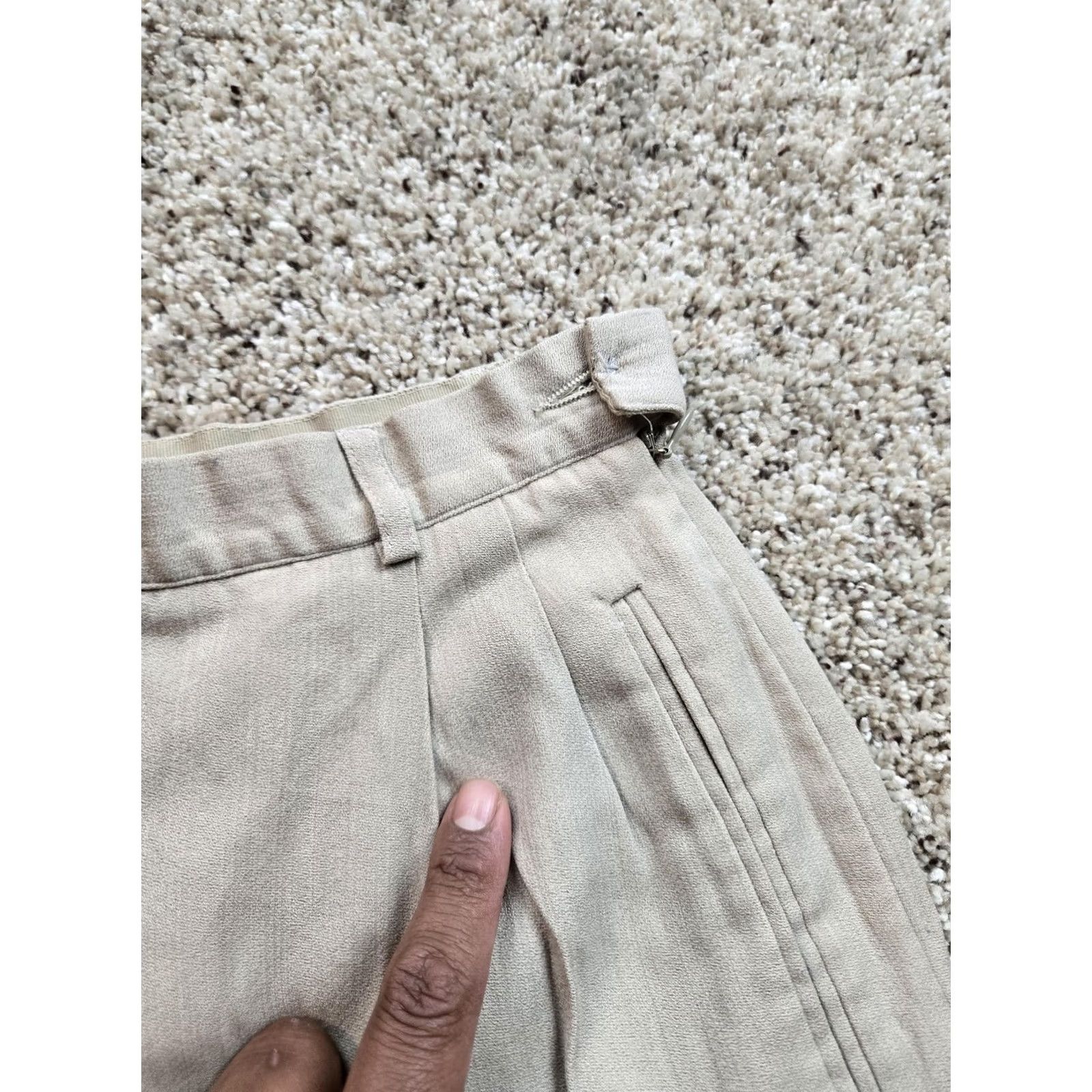 Emporio Armani VINTAGE Emporio Armani Pants Womens 42 Beige Pleated Front High Waist Tapered Size 28" / US 6 / IT 42 - 4 Thumbnail