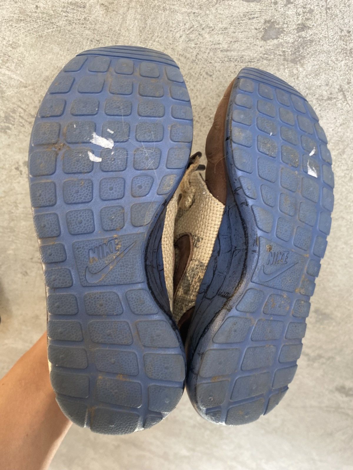 Nike RARE 3.5Y Nike Roshe RunThe Boxtrolls Trollstrikes Size US 5 / EU 37 - 4 Thumbnail