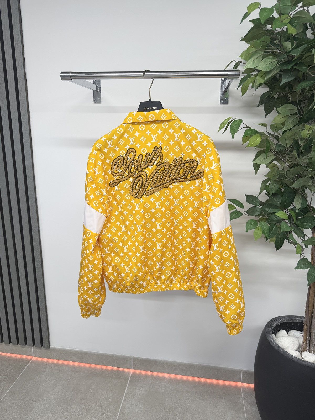 Louis Vuitton Louis Vuitton 1AFWJO Monogram Printed Track Jacket RRP £2630 Size US M / EU 48-50 / 2 - 2 Thumbnail