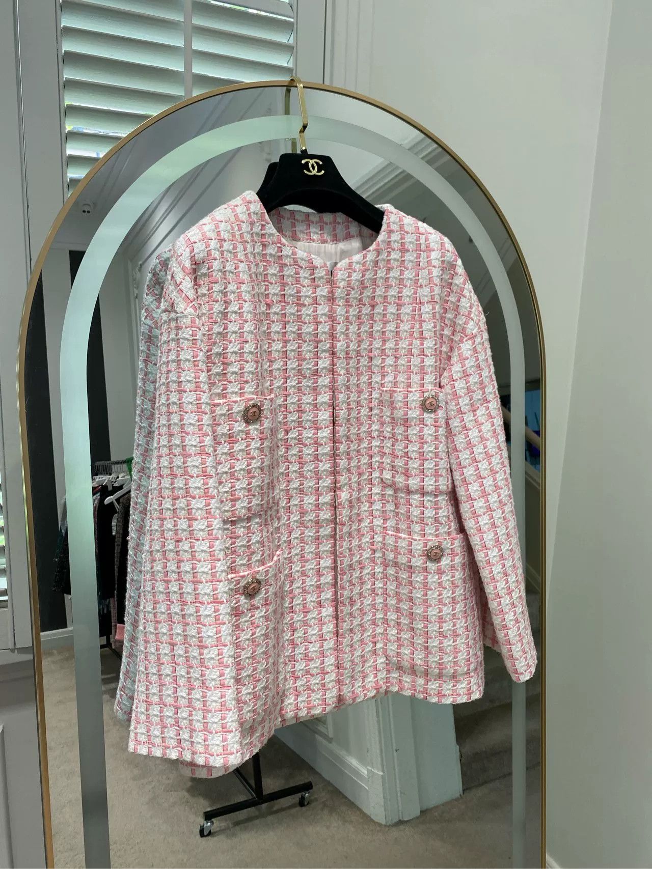 Chanel Chanel 2022 Pink Oversized Jacket FR38 Size US S / EU 44-46 / 1 - 1 Thumbnail