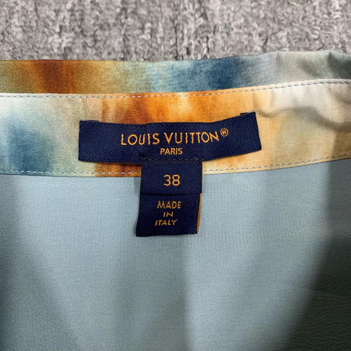 Louis Vuitton LV All Over Monogram Tie-Dye Gradient Silk Shacket Size S / US 4 / IT 40 - 6 Thumbnail