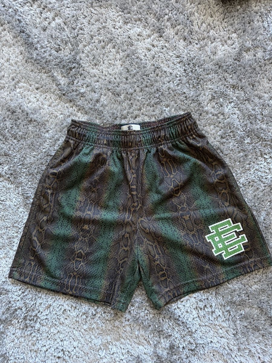 Eric Emanuel ERIC EMANUEL SNAKE SKIN PRINT SHORTS SMALL Size US 28 / EU 44 - 1 Thumbnail