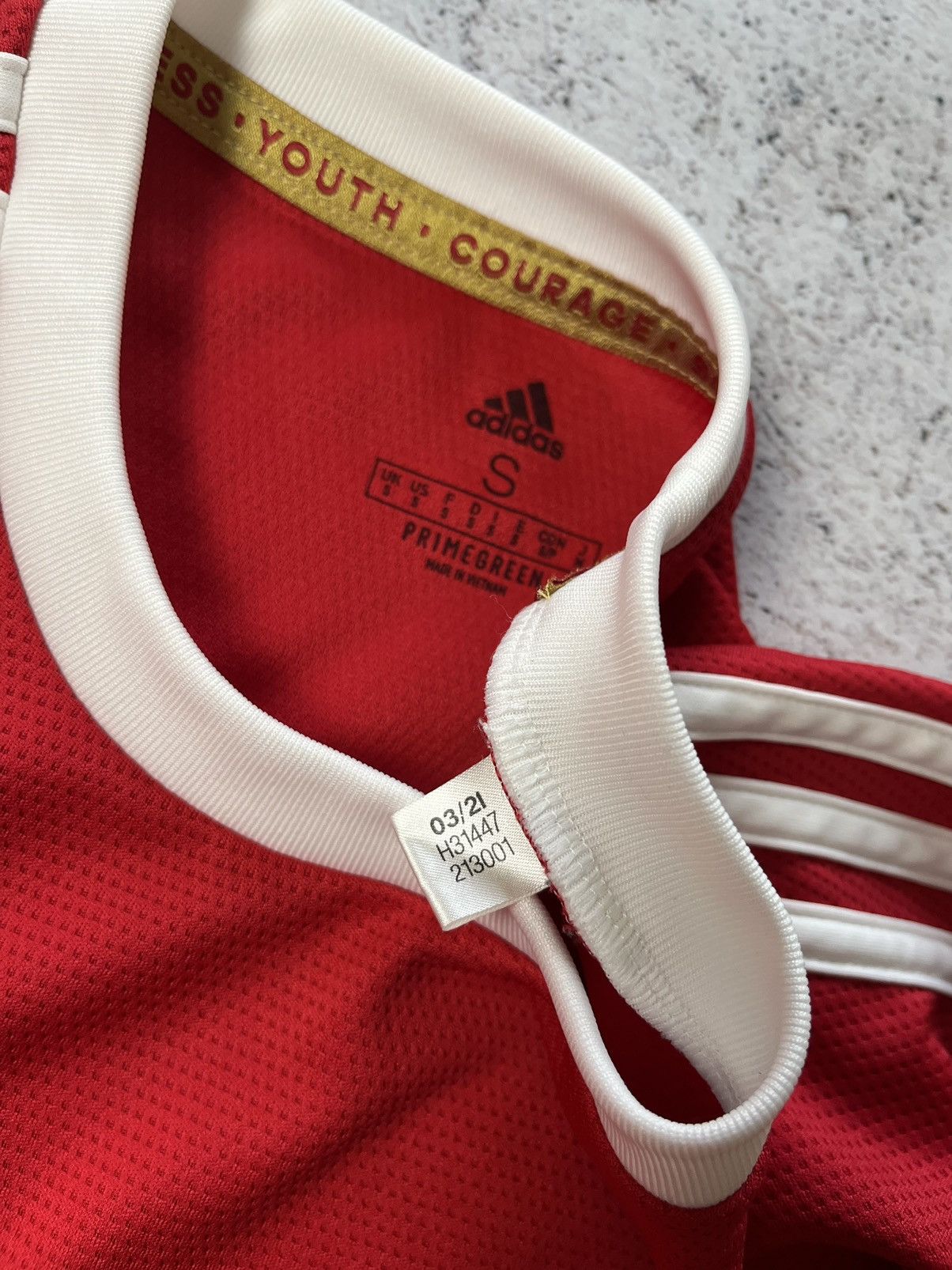Adidas MANCHESTER UNITED 2021 2022 HOME SHIRT SOCCER JERSEY ADIDAS Size US S / EU 44-46 / 1 - 9 Thumbnail