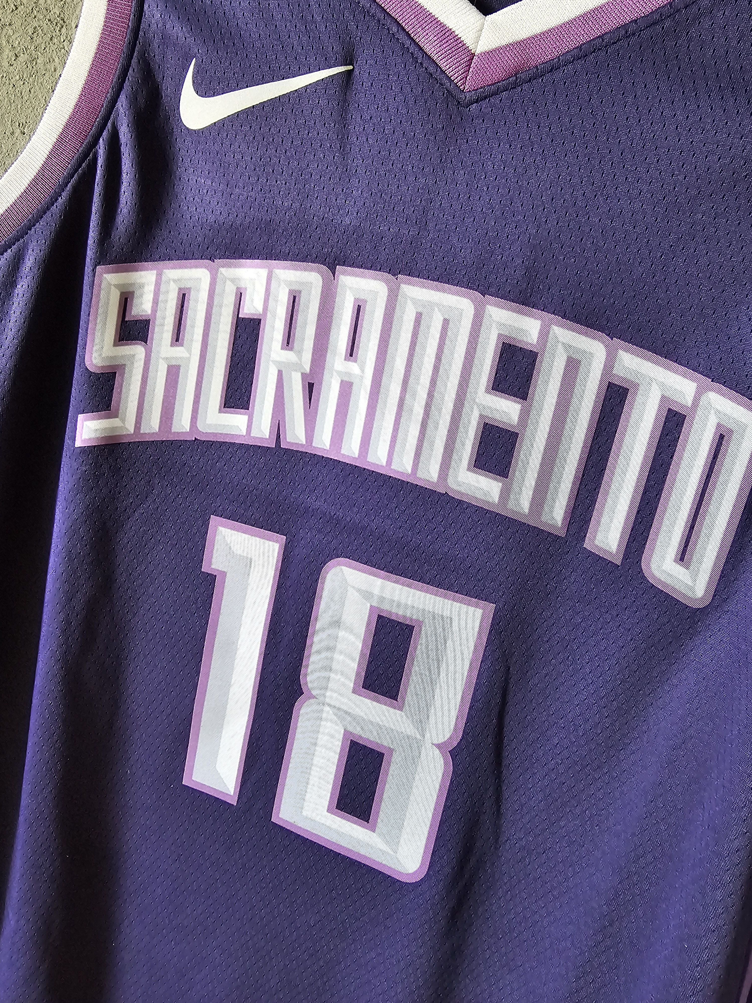 NBA Sacramento Kings #18 Russell Westbrook Jersey 25 26 Size US M / EU 48-50 / 2 - 3 Thumbnail