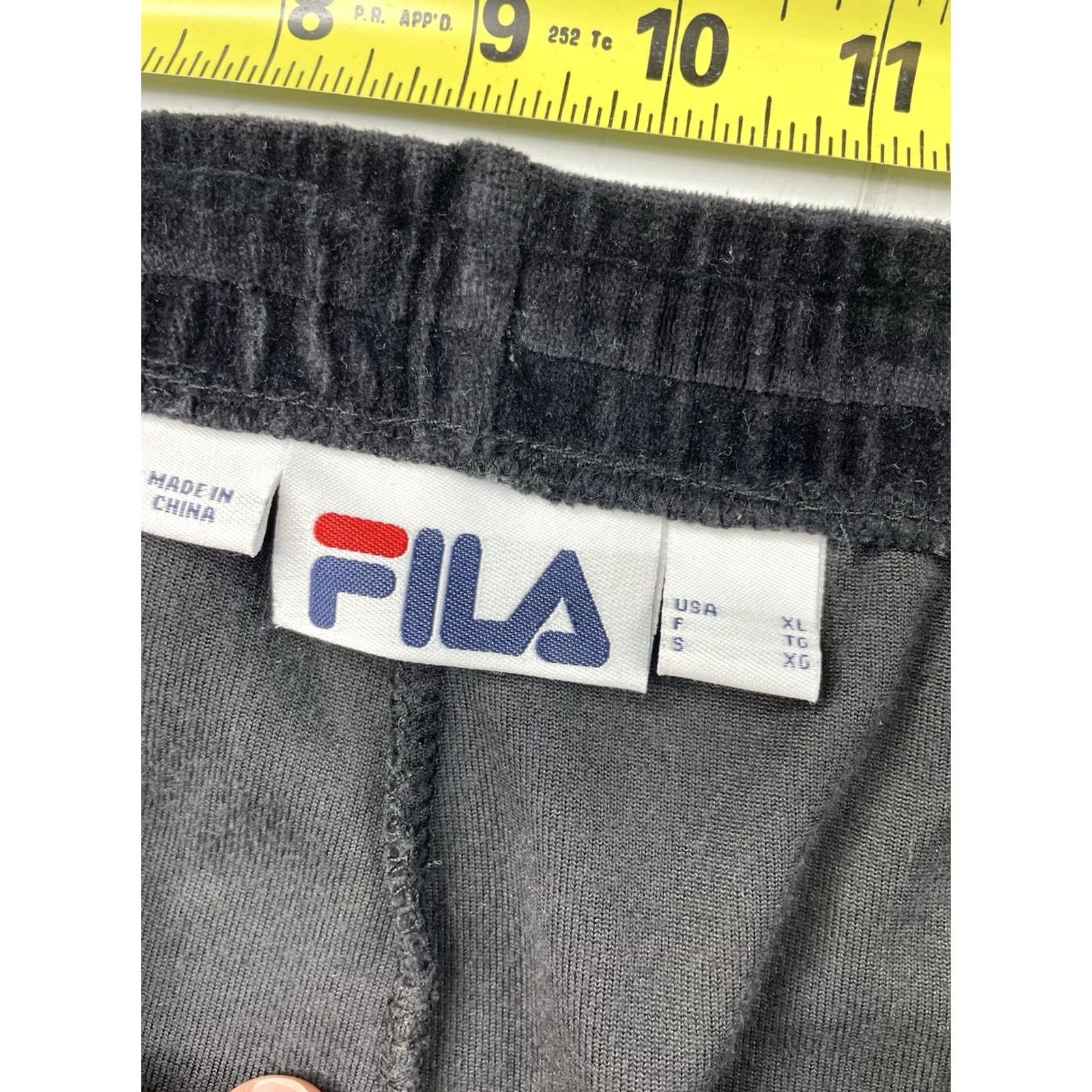 Fila VINTAGE FILA Black Velour Track Pants Mens XL Joggers Y2K Size US 36 / EU 52 - 3 Thumbnail