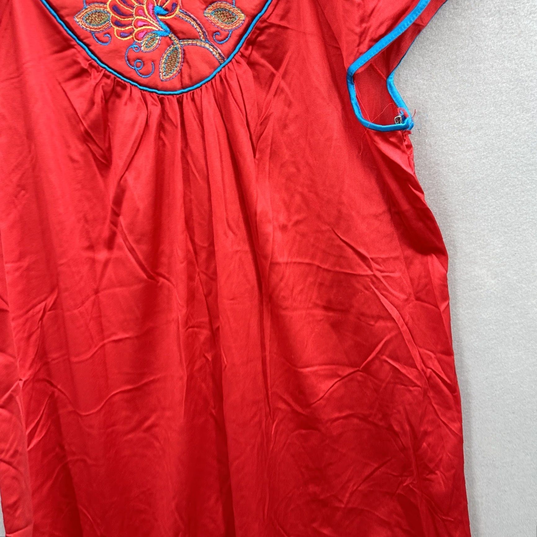Vintage VINTAGE Vanity Fair Nightgown Womens Medium Slip Nylon Red Embroider Sissy READ Size ONE SIZE - 3 Thumbnail