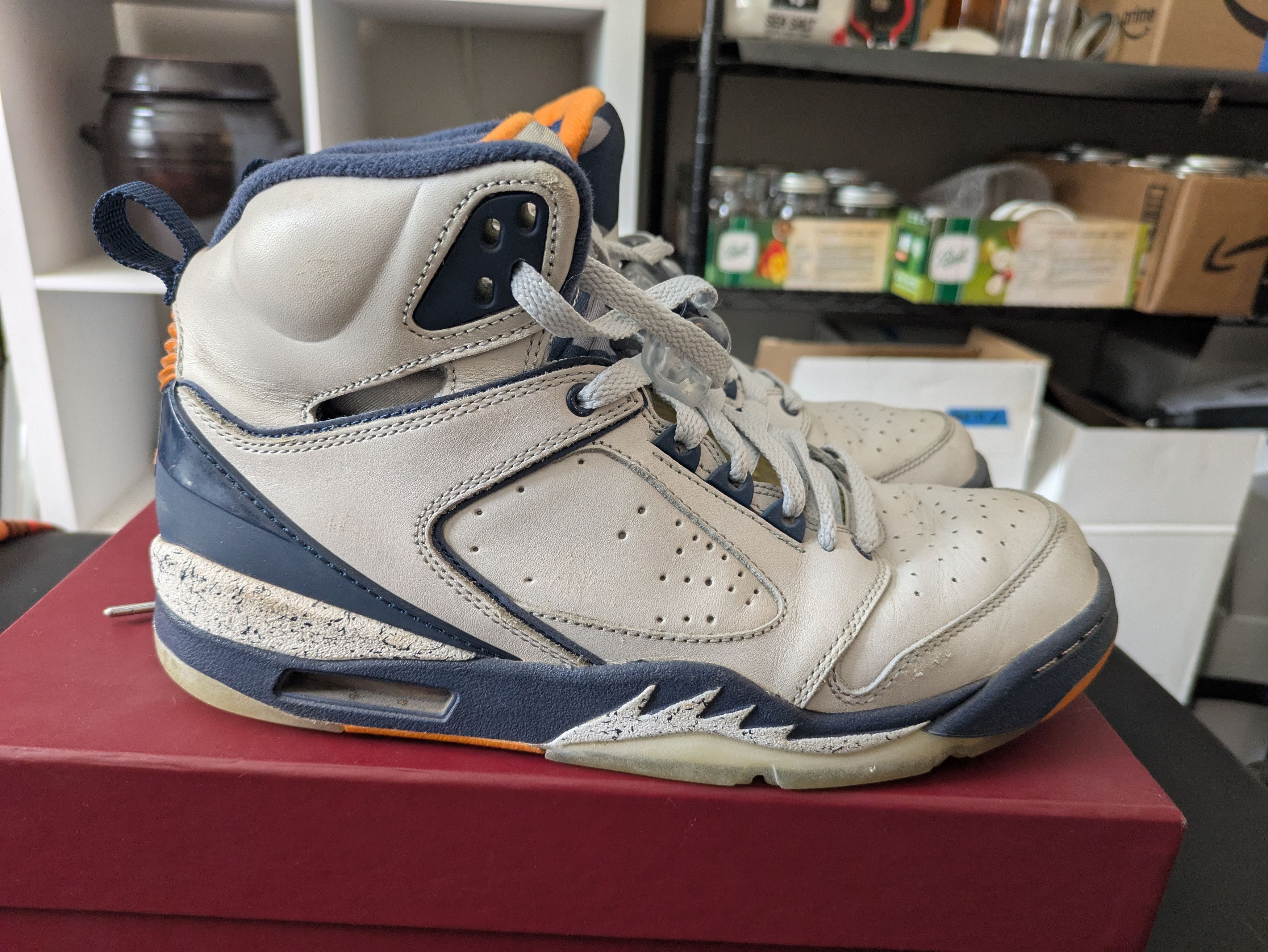 Jordan Brand Jordan Sixty Plus Size US 9 / EU 42 - 2 Thumbnail