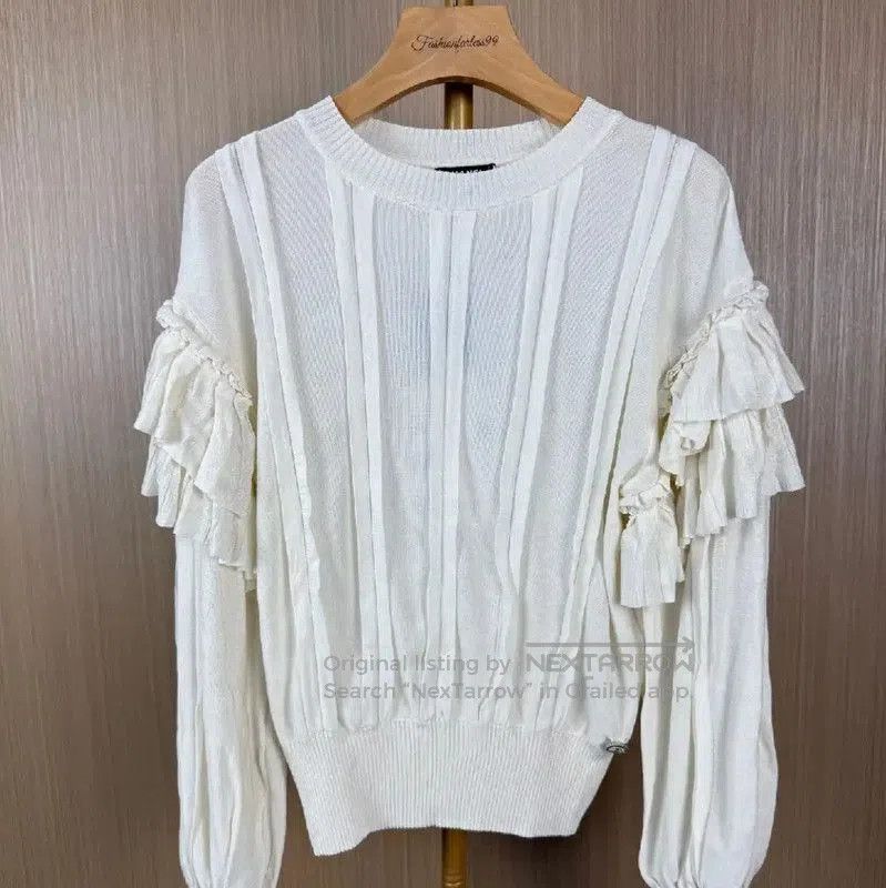 Chanel White Pleated Women's Pullover Sweater .