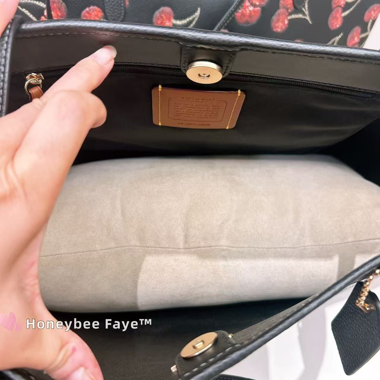 Coach NWT Coach City Tote Bag With Cherry Print CCZ18 Size ONE SIZE - 5 Thumbnail