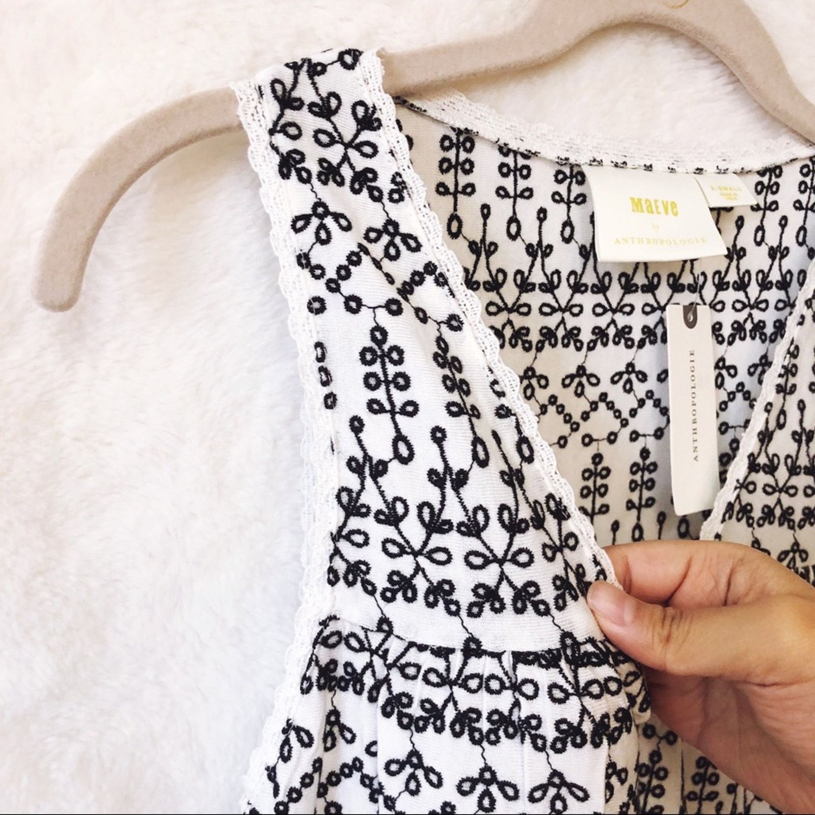 Anthropologie Anthropologie Ivory Cammie Embroidered Peplum Top Size XS / US 0-2 / IT 36-38 - 4 Thumbnail